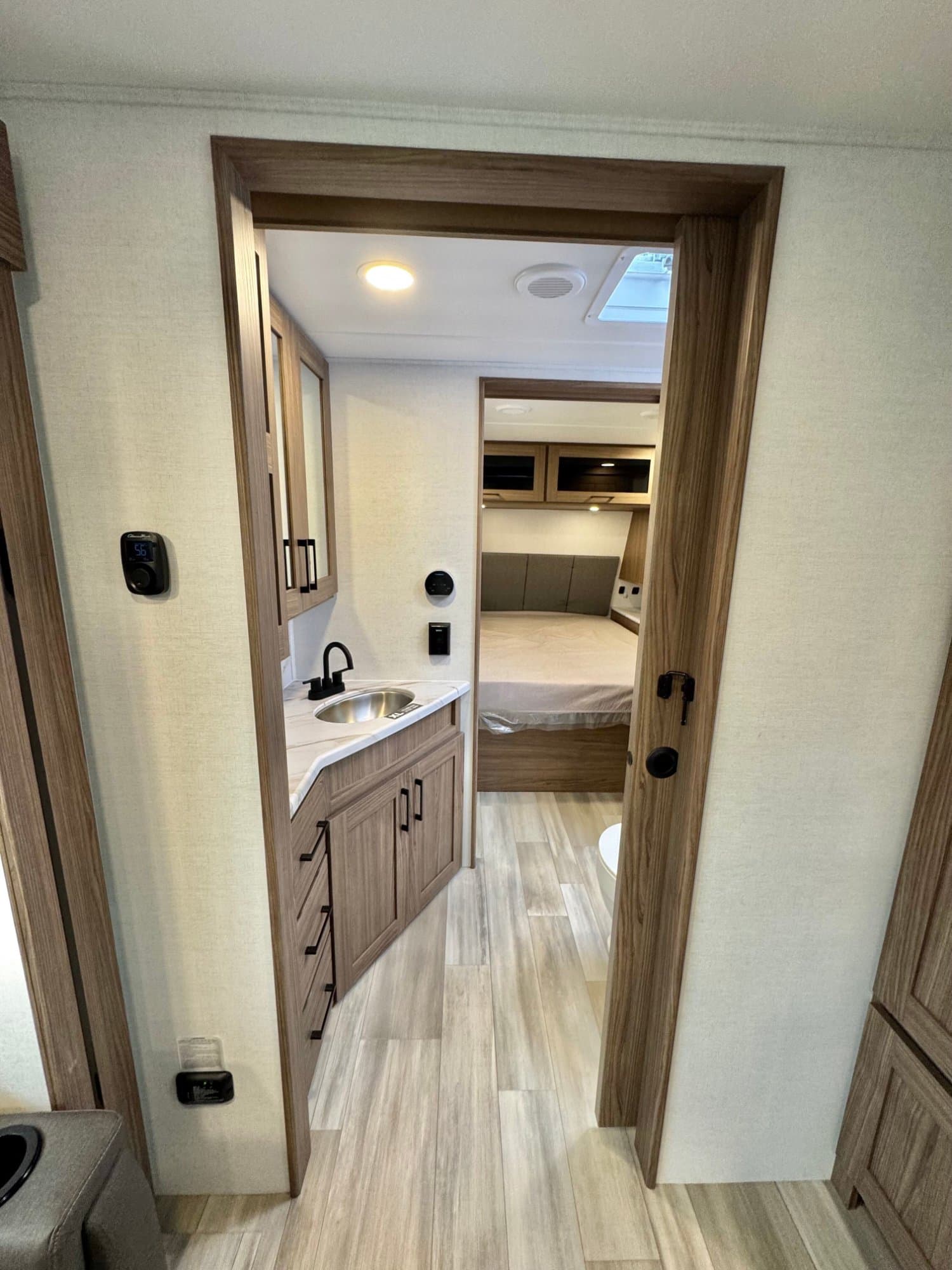 2025 Alliance RV 2025 Alliance RV Delta Ultra Lite - thumbnail 28