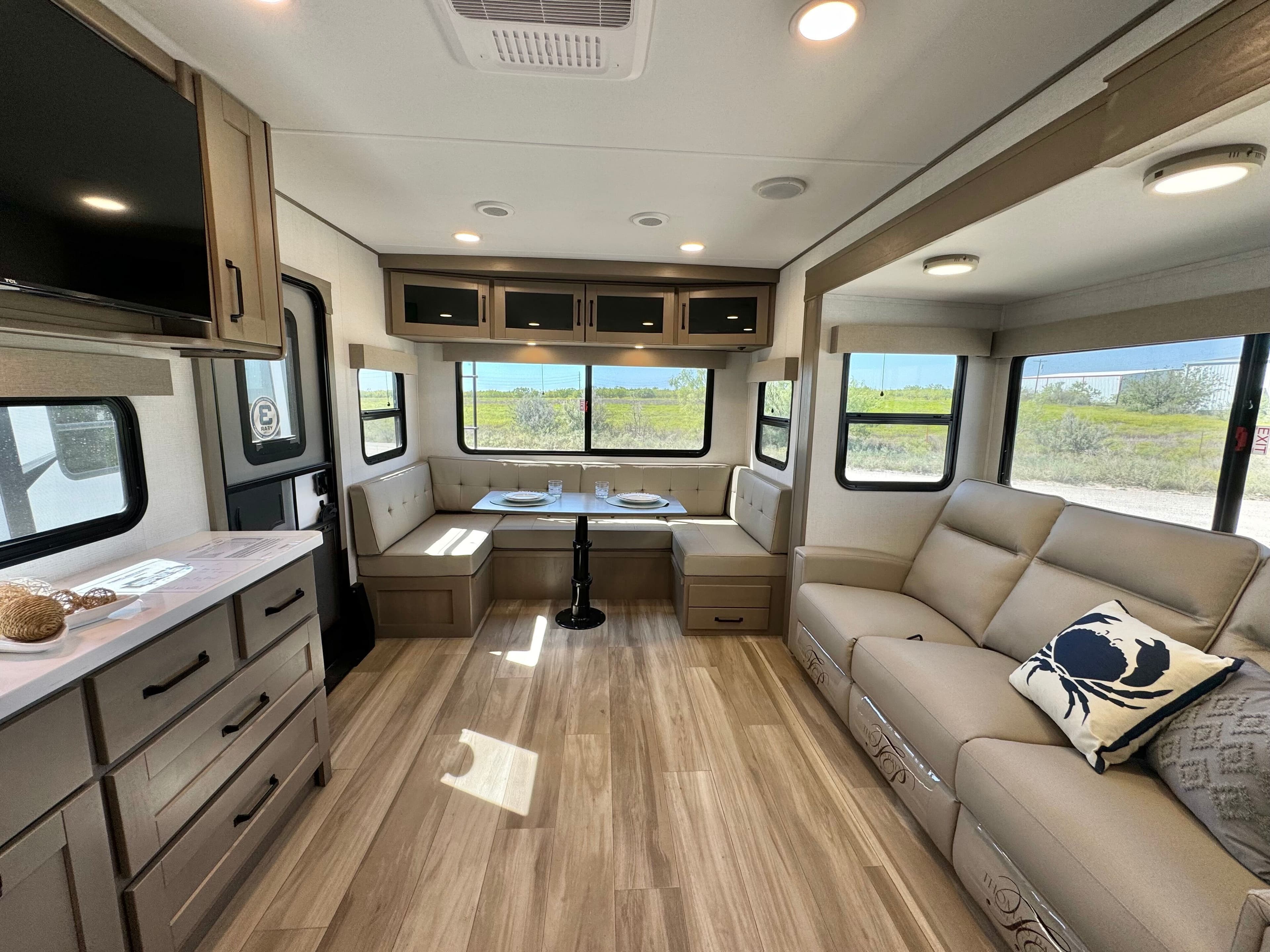 2025 Grand Design 2025 Grand Design Reflection - thumbnail 12