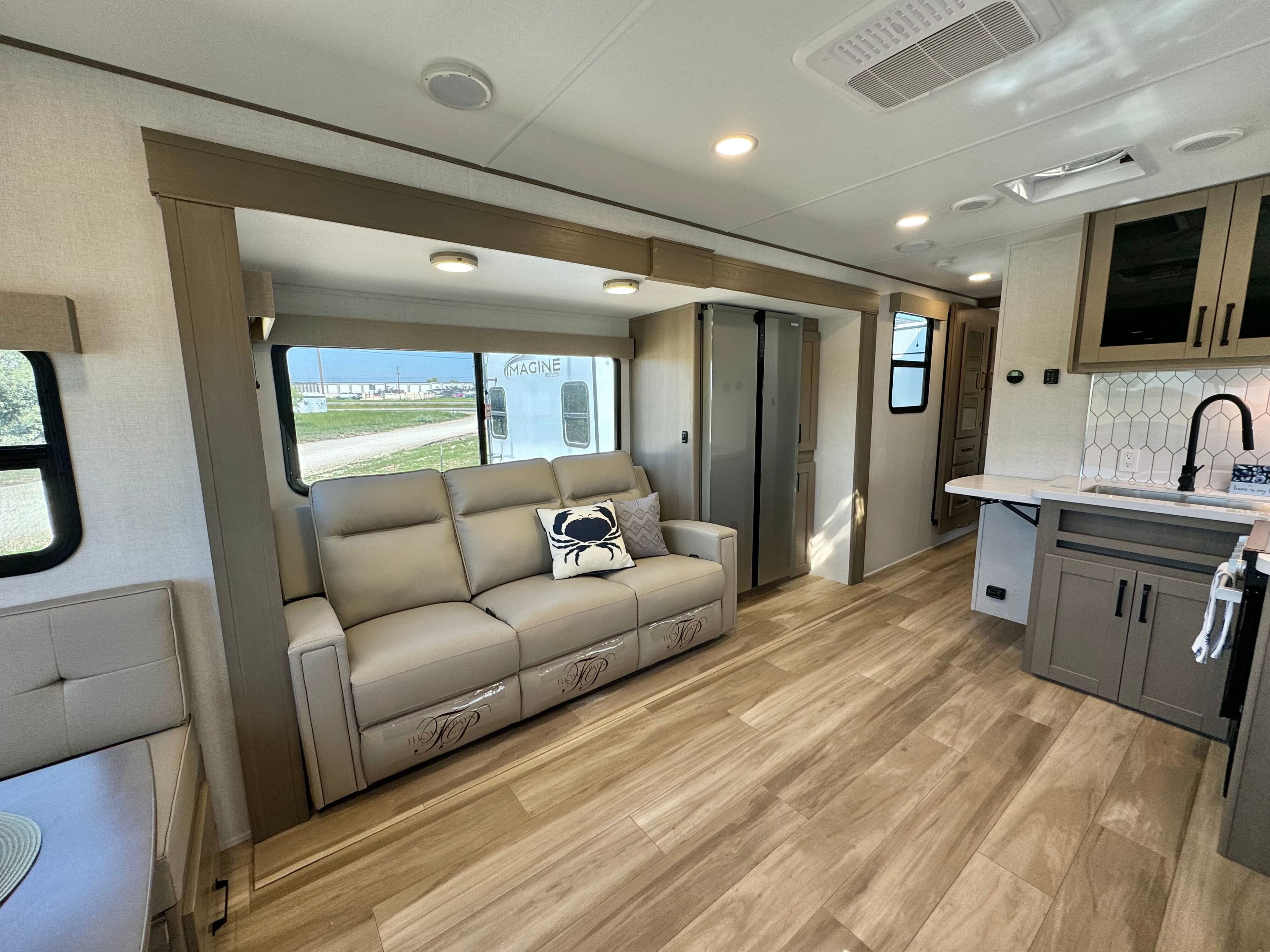 2025 Grand Design 2025 Grand Design Reflection - thumbnail 14