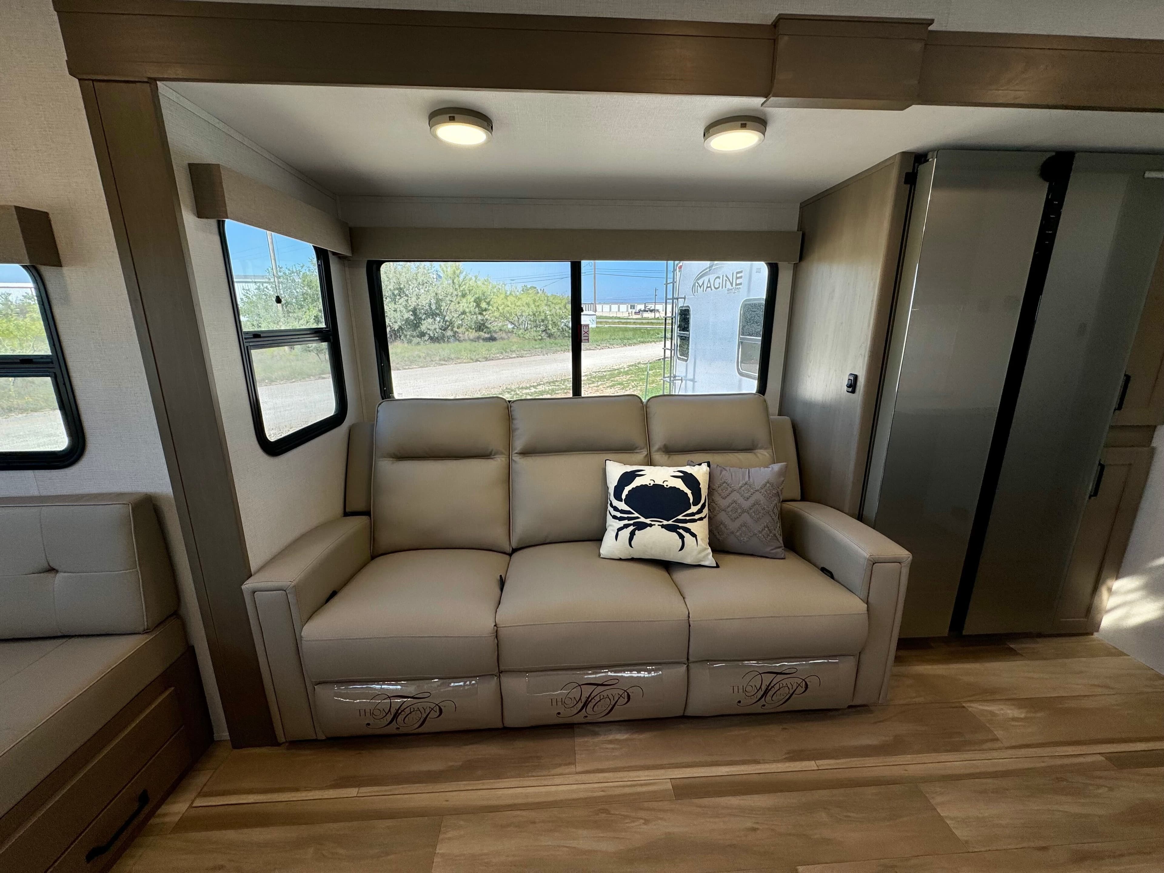 2025 Grand Design 2025 Grand Design Reflection - thumbnail 15