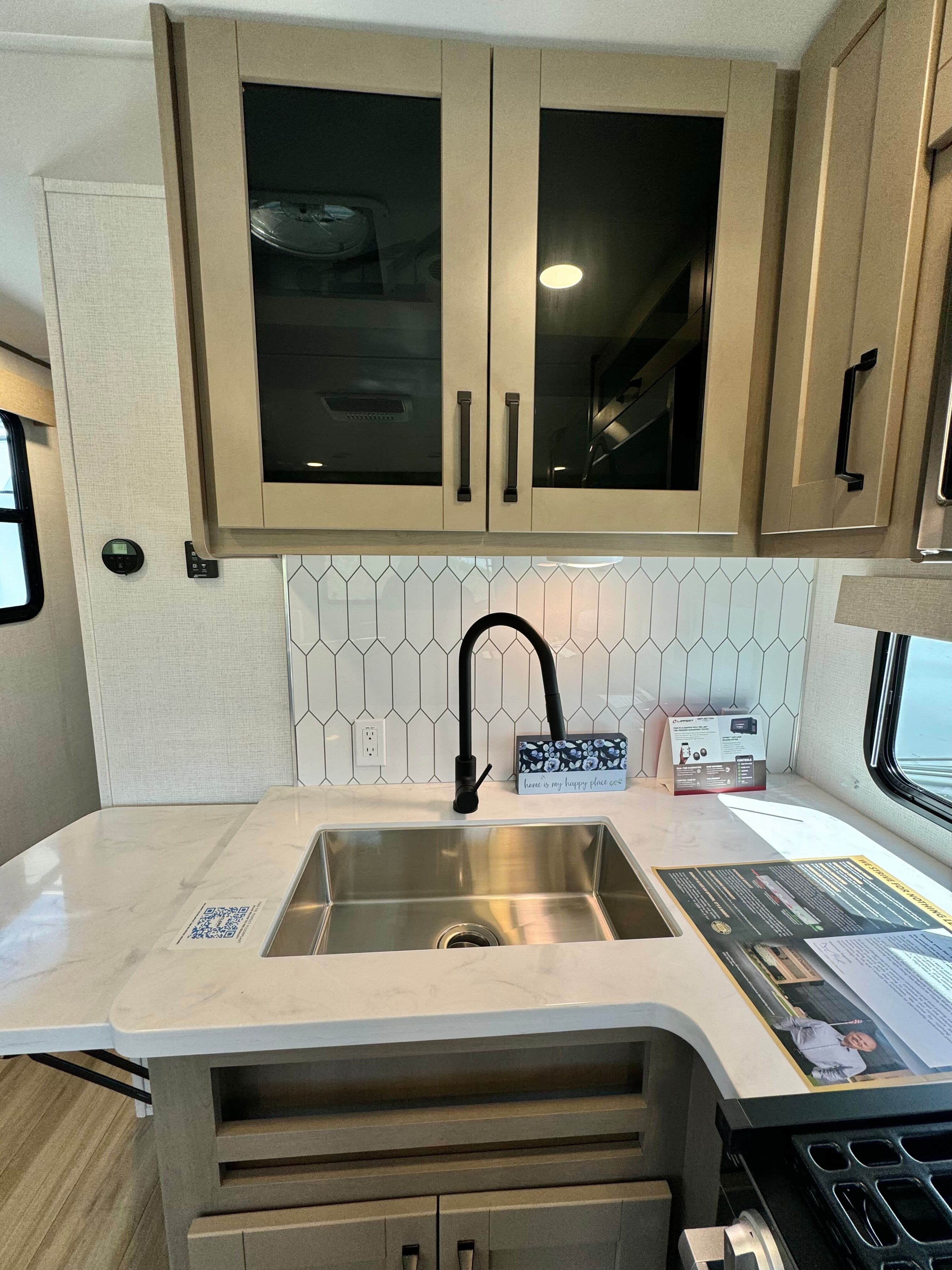 2025 Grand Design 2025 Grand Design Reflection - thumbnail 25