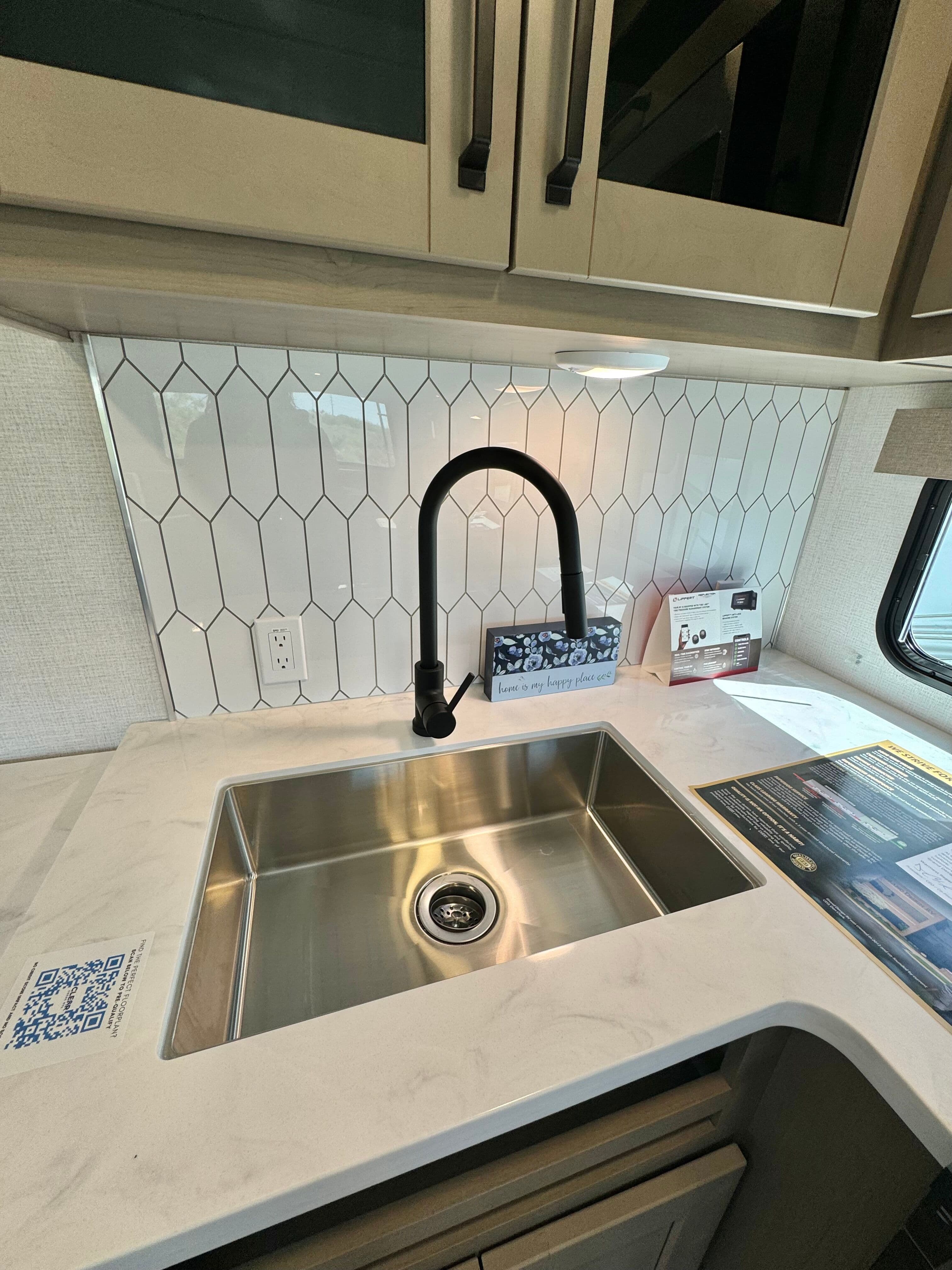 2025 Grand Design 2025 Grand Design Reflection - thumbnail 26