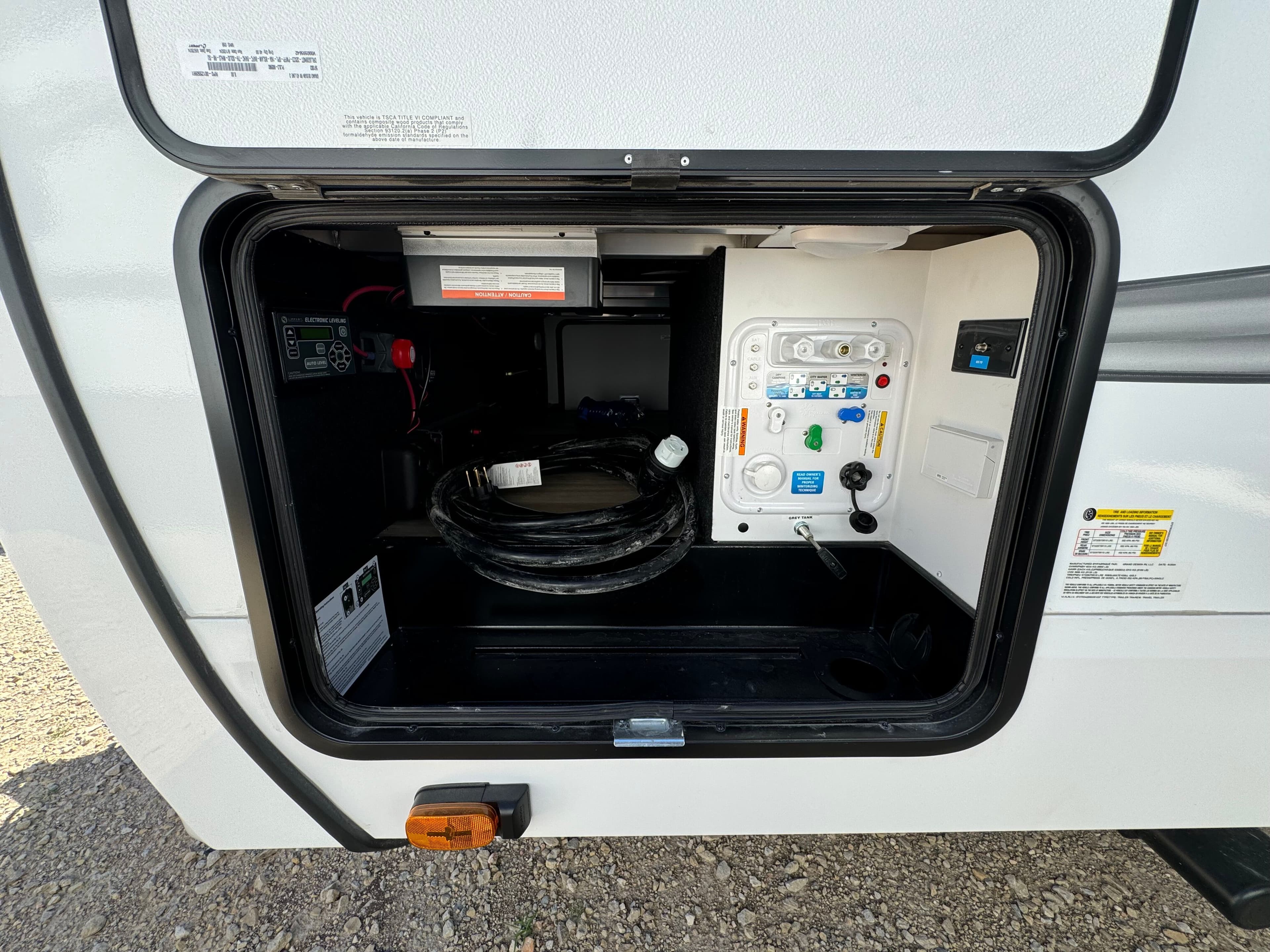 2025 Grand Design 2025 Grand Design Reflection - thumbnail 9