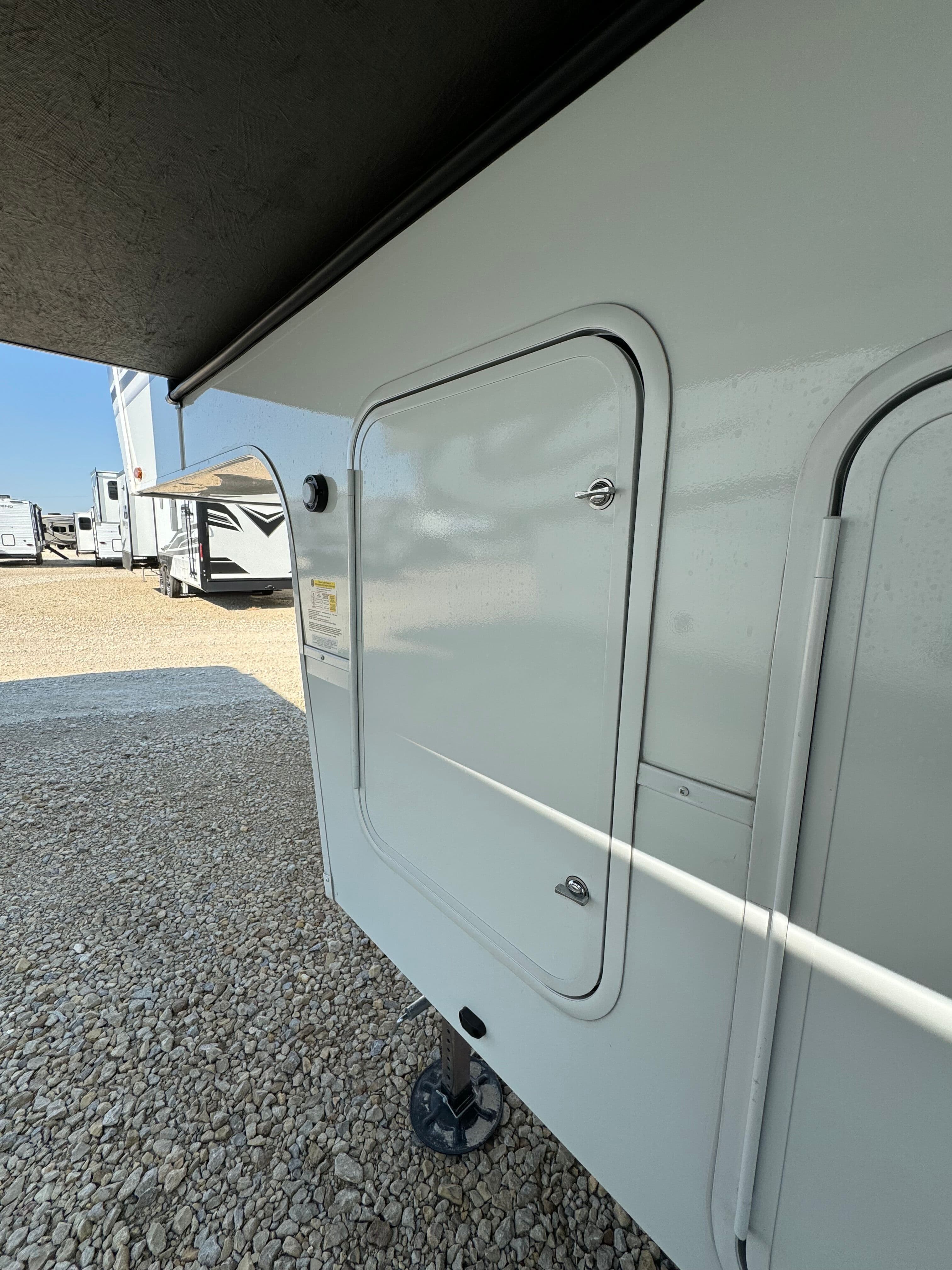 2025 Grand Design 2025 Grand Design Influence - thumbnail 11