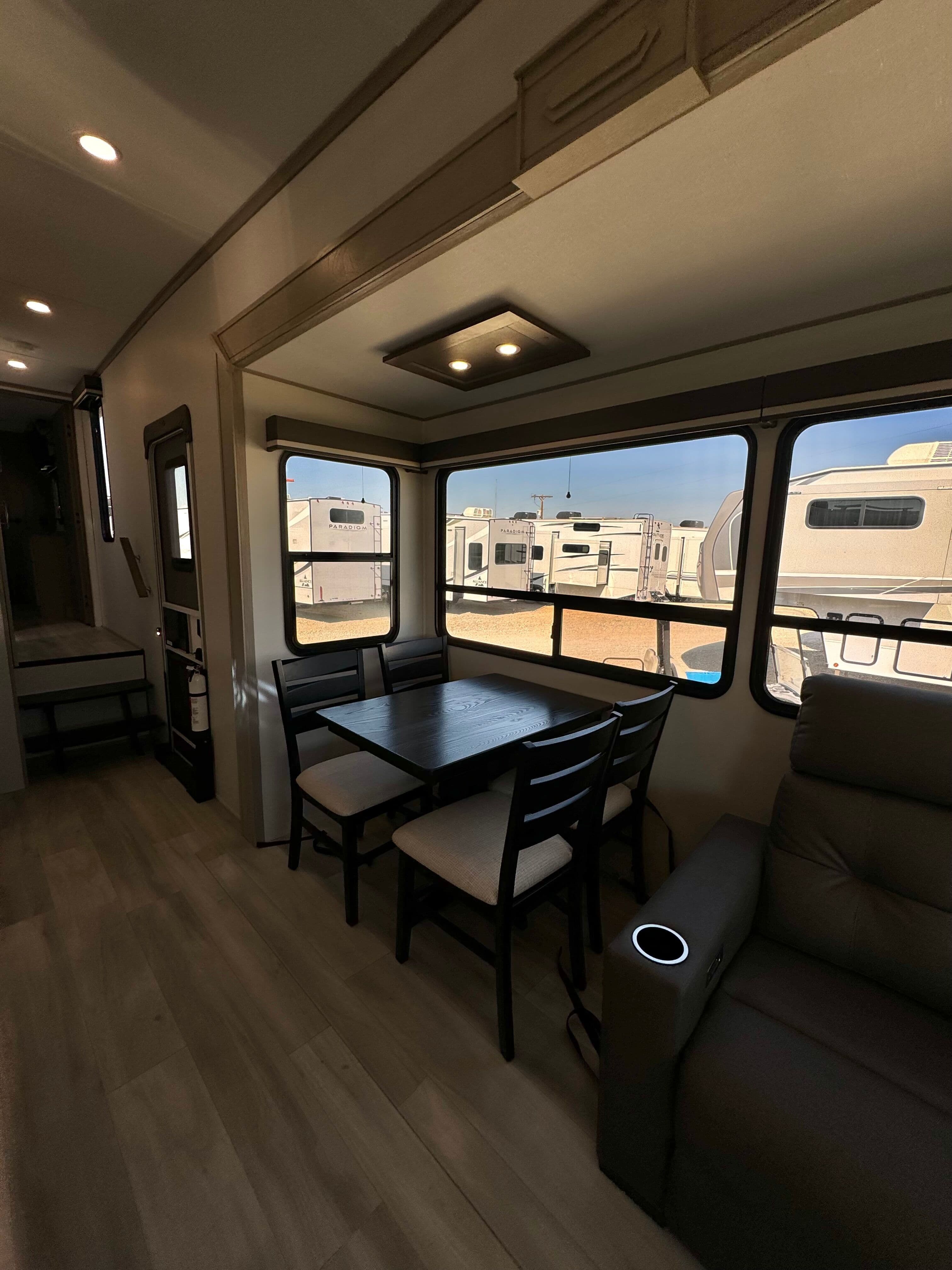 2025 Grand Design 2025 Grand Design Influence - thumbnail 28