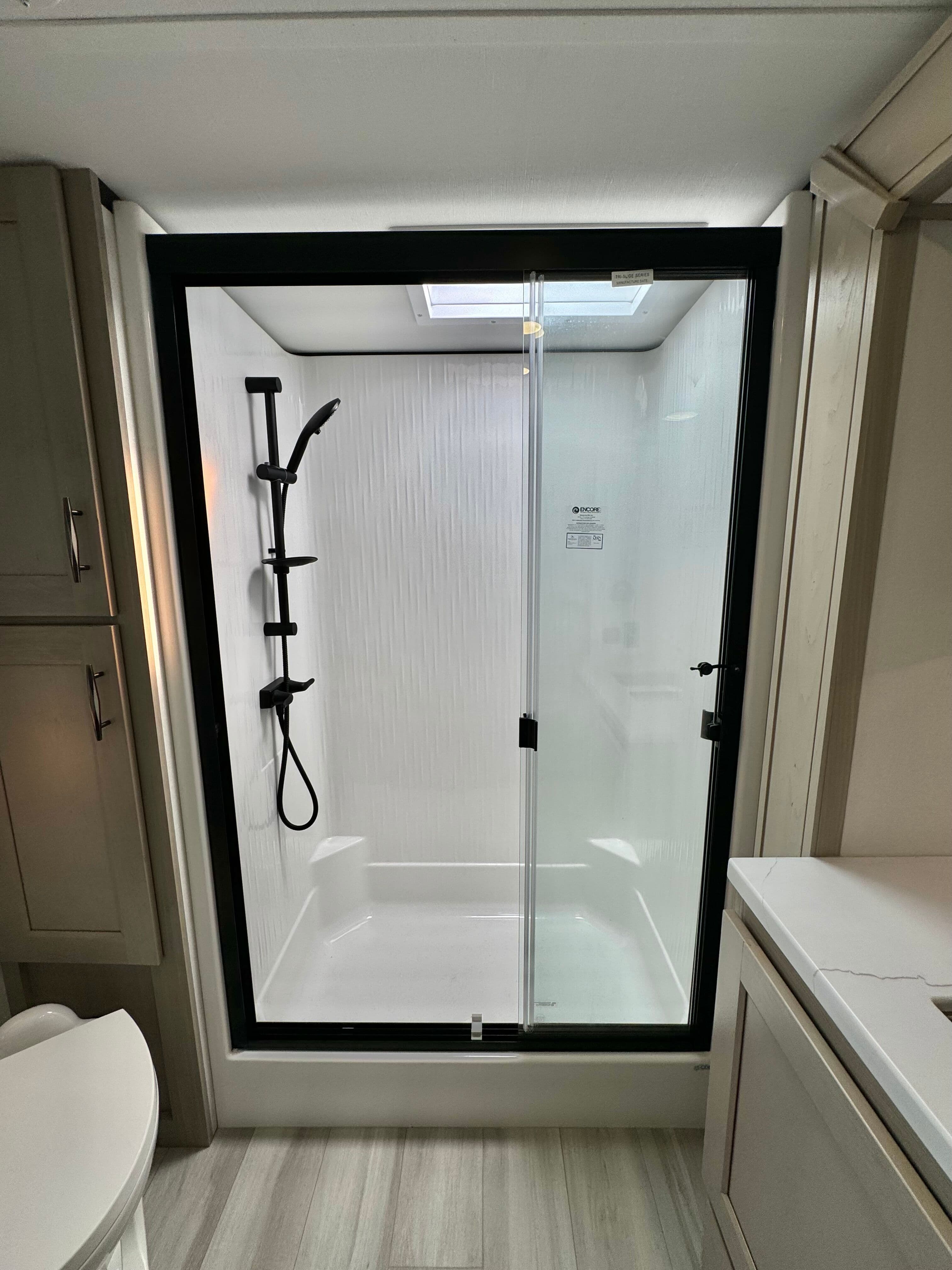 2025 Grand Design 2025 Grand Design Influence - thumbnail 39