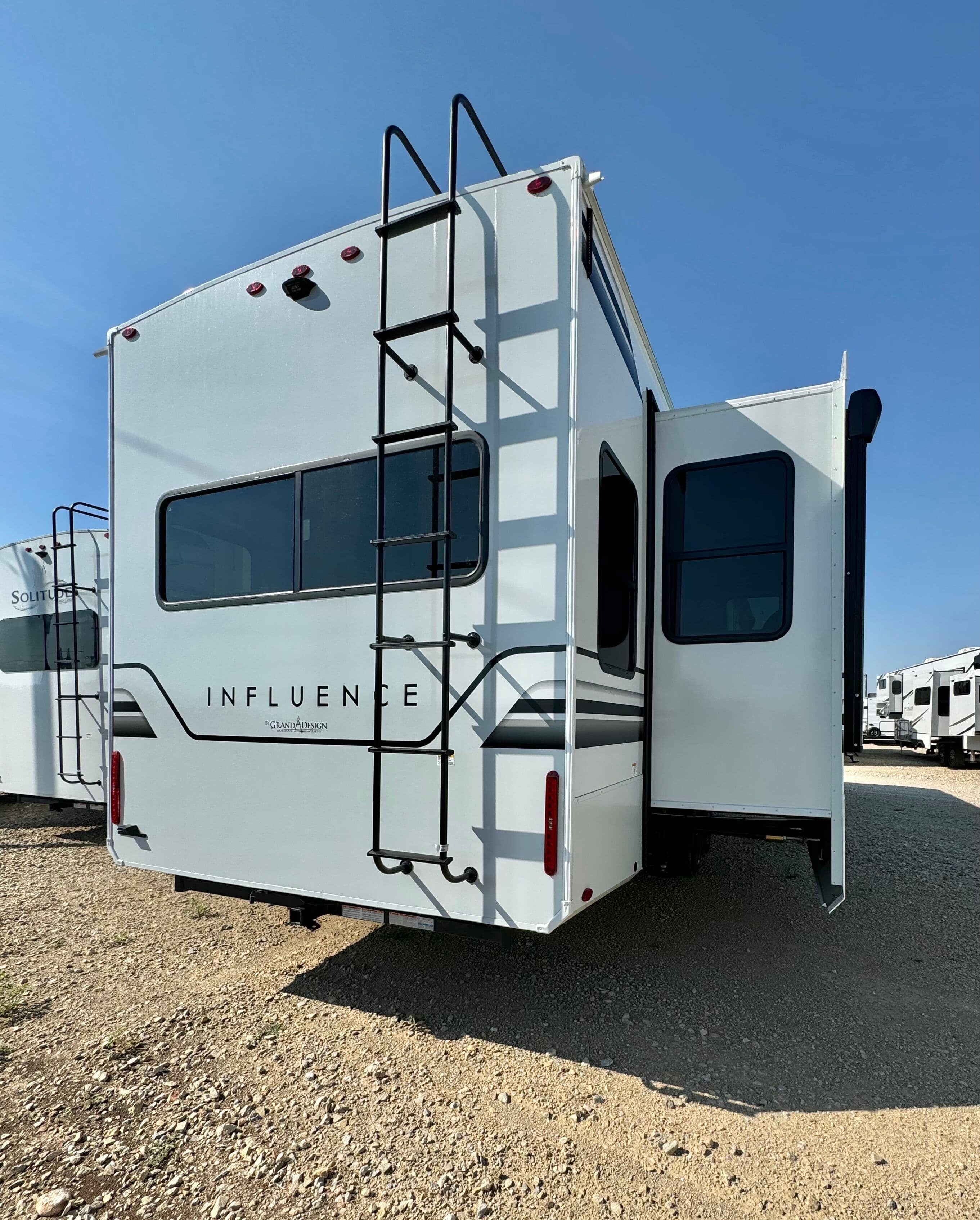 2025 Grand Design 2025 Grand Design Influence - thumbnail 7