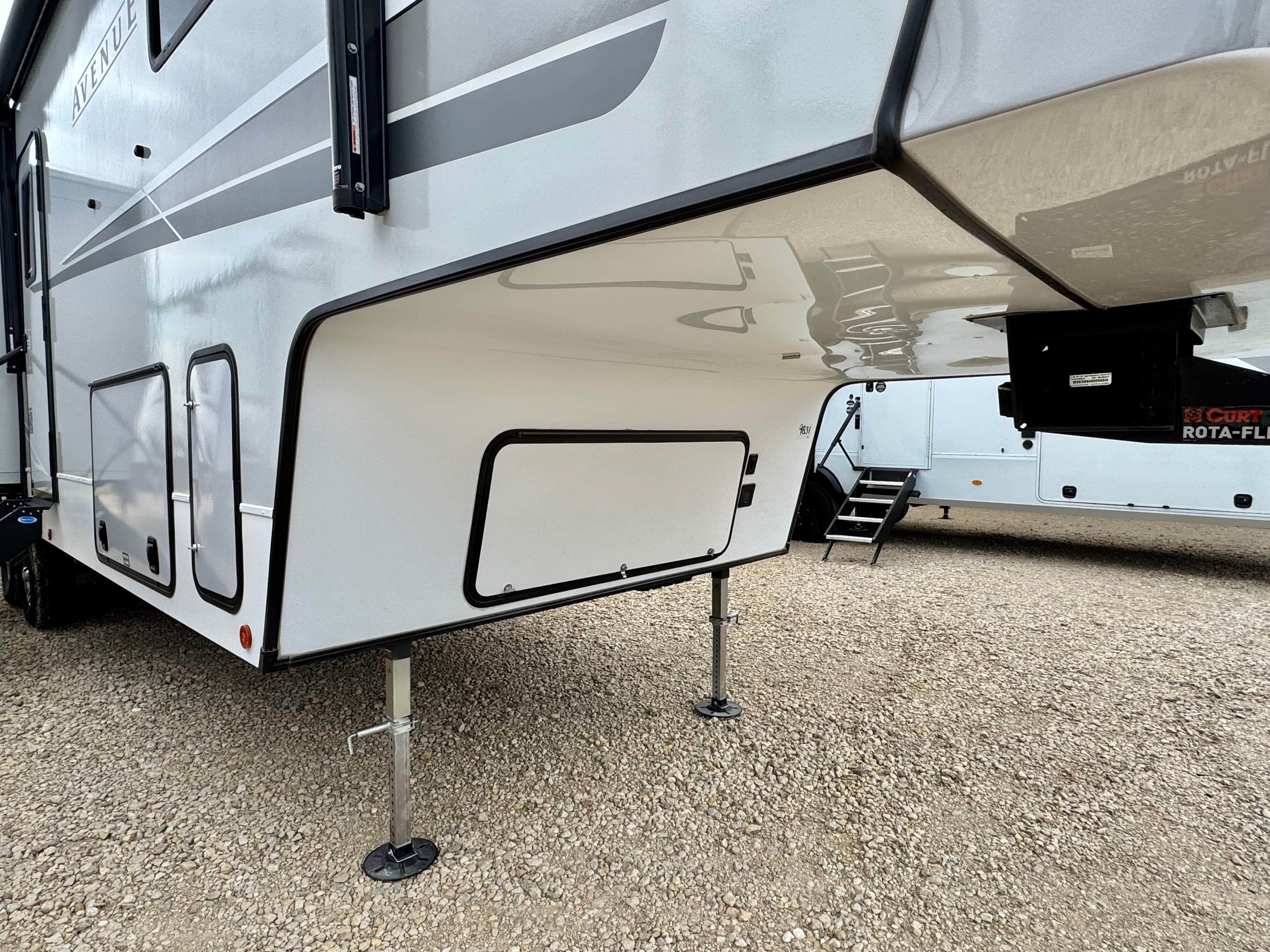 2025 Alliance RV 2025 Alliance RV Avenue - thumbnail 3