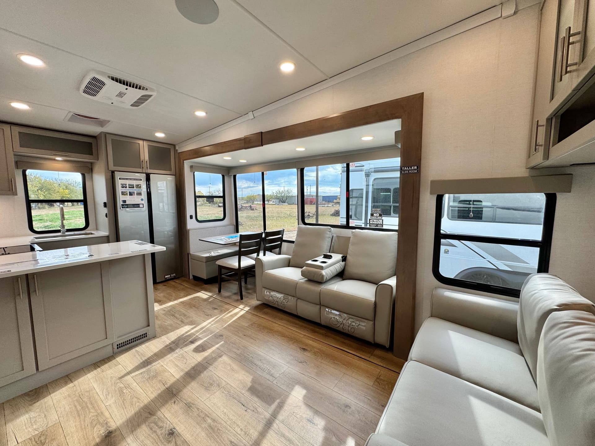 2025 Alliance RV 2025 Alliance RV Avenue - thumbnail 26