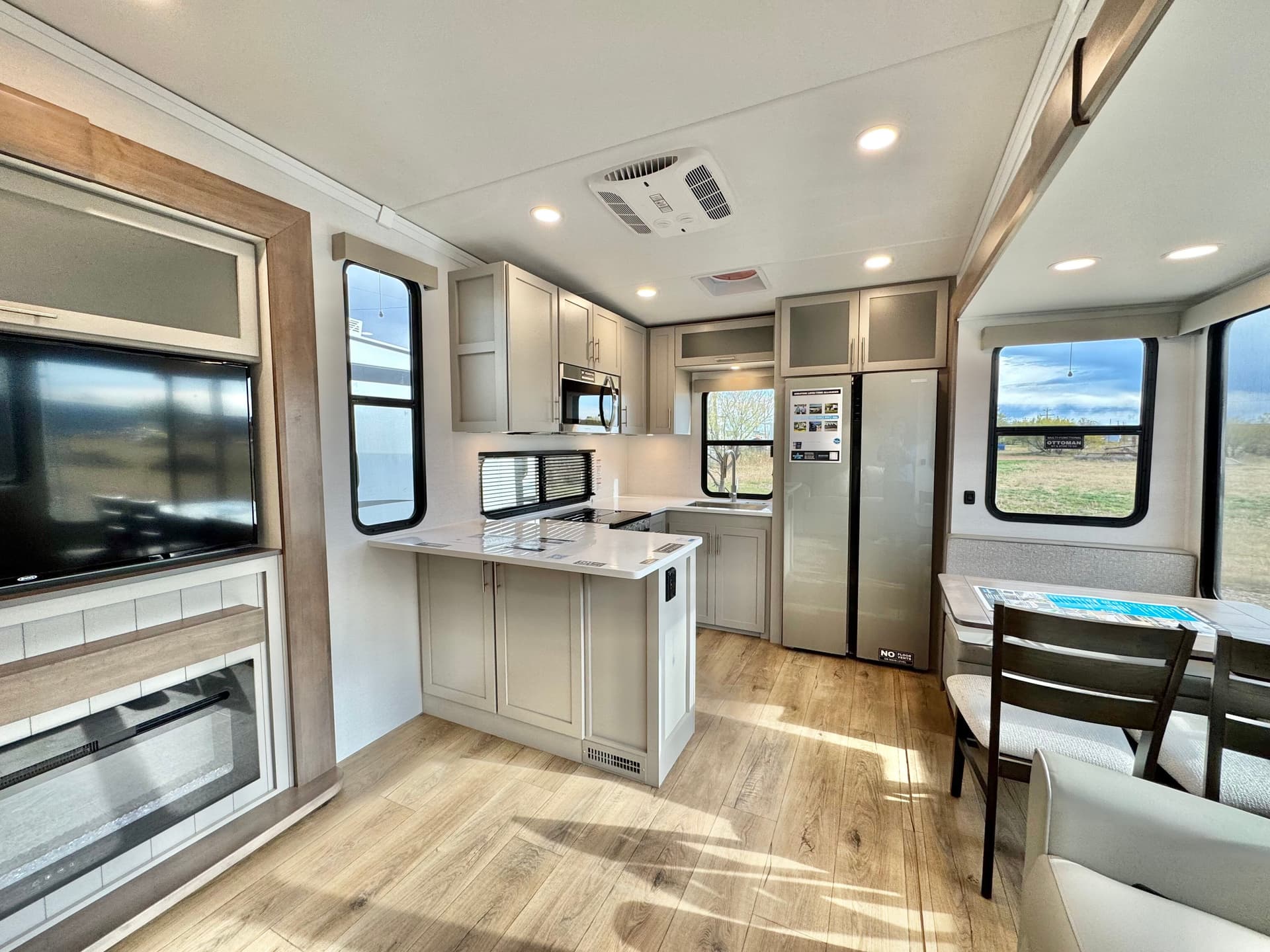 2025 Alliance RV 2025 Alliance RV Avenue - thumbnail 32