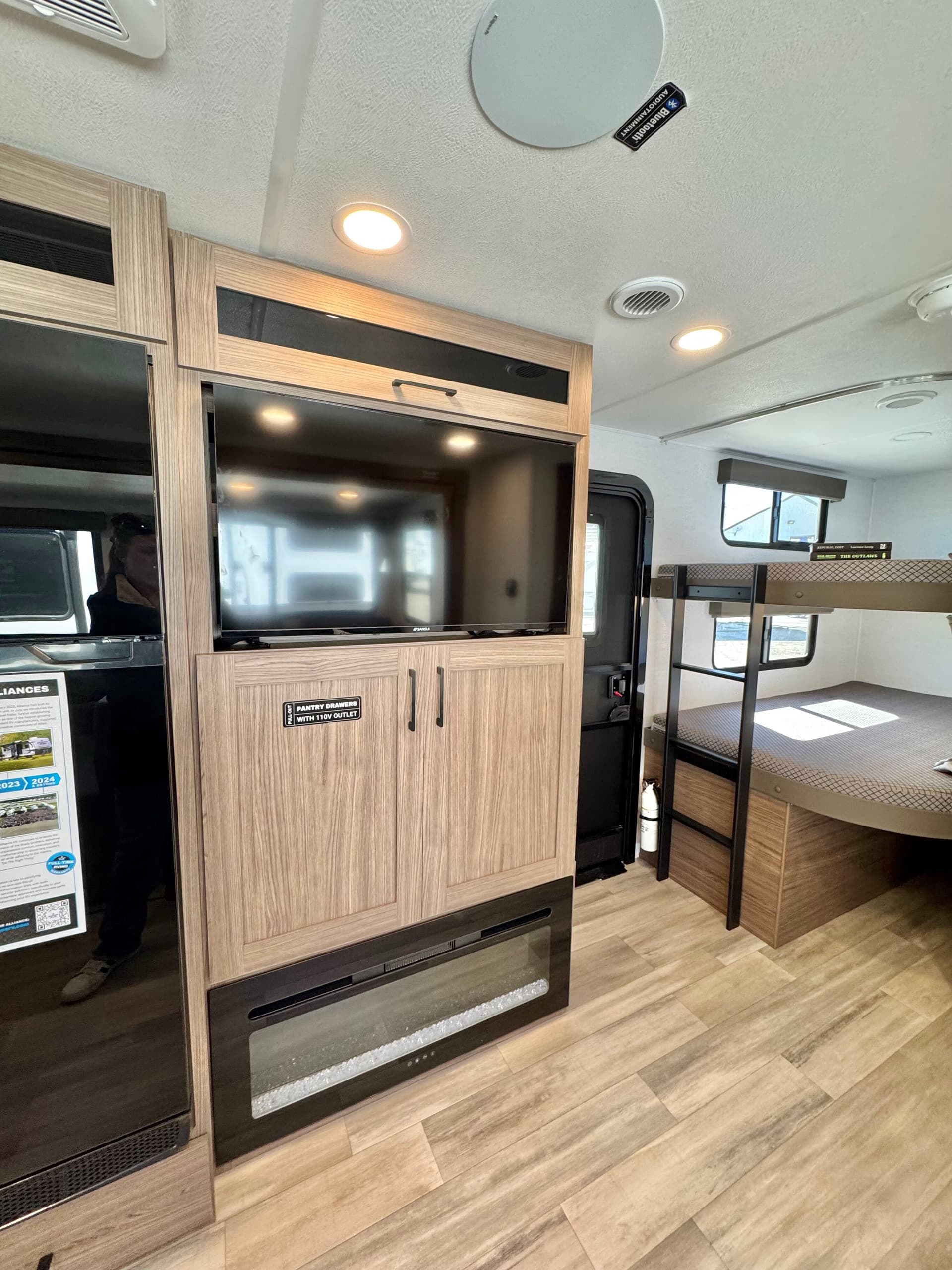 2025 Alliance RV 2025 Alliance RV Delta - thumbnail 24