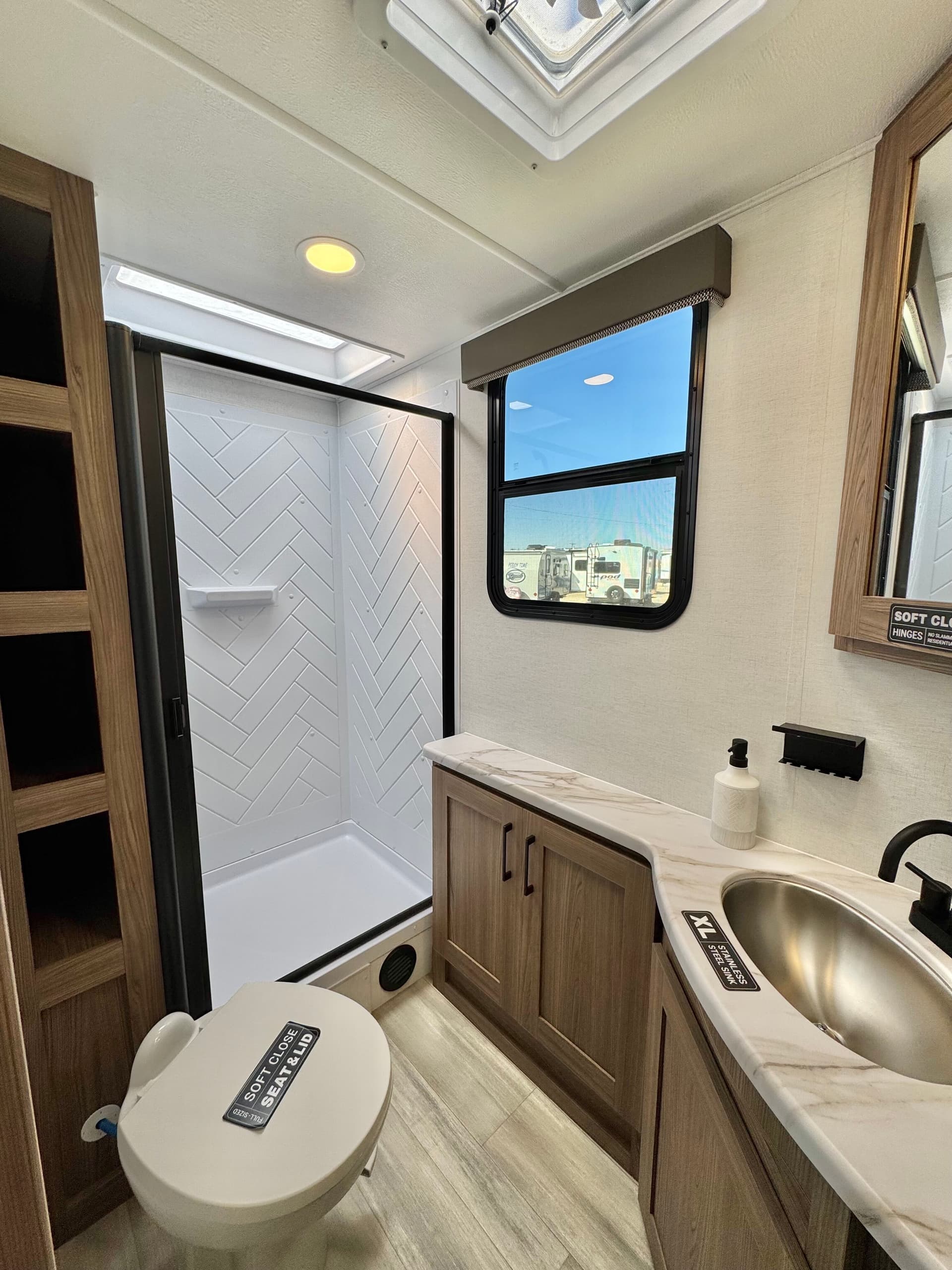 2025 Alliance RV 2025 Alliance RV Delta - thumbnail 43