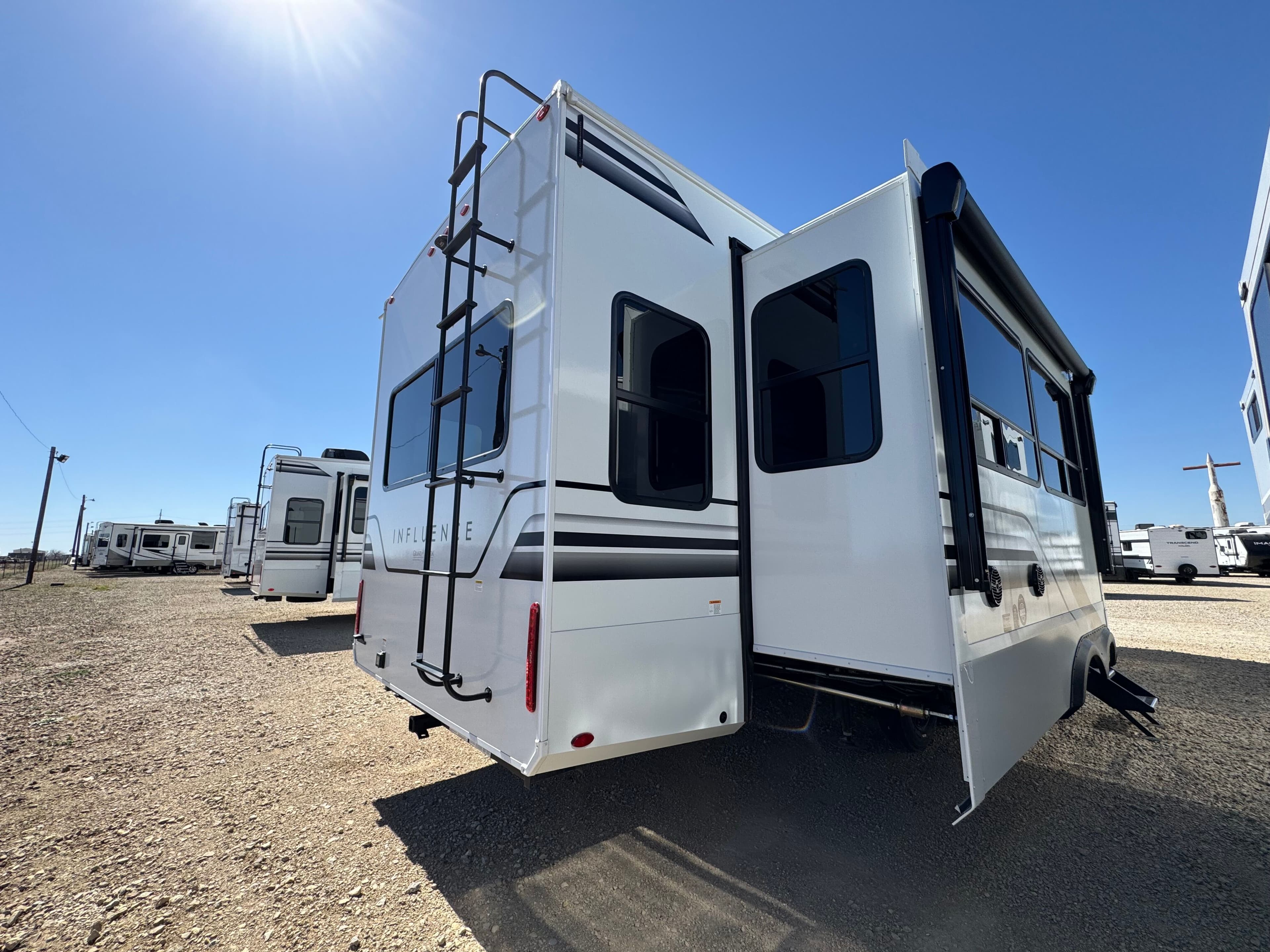 2025 Grand Design 2025 Grand Design Influence - thumbnail 12