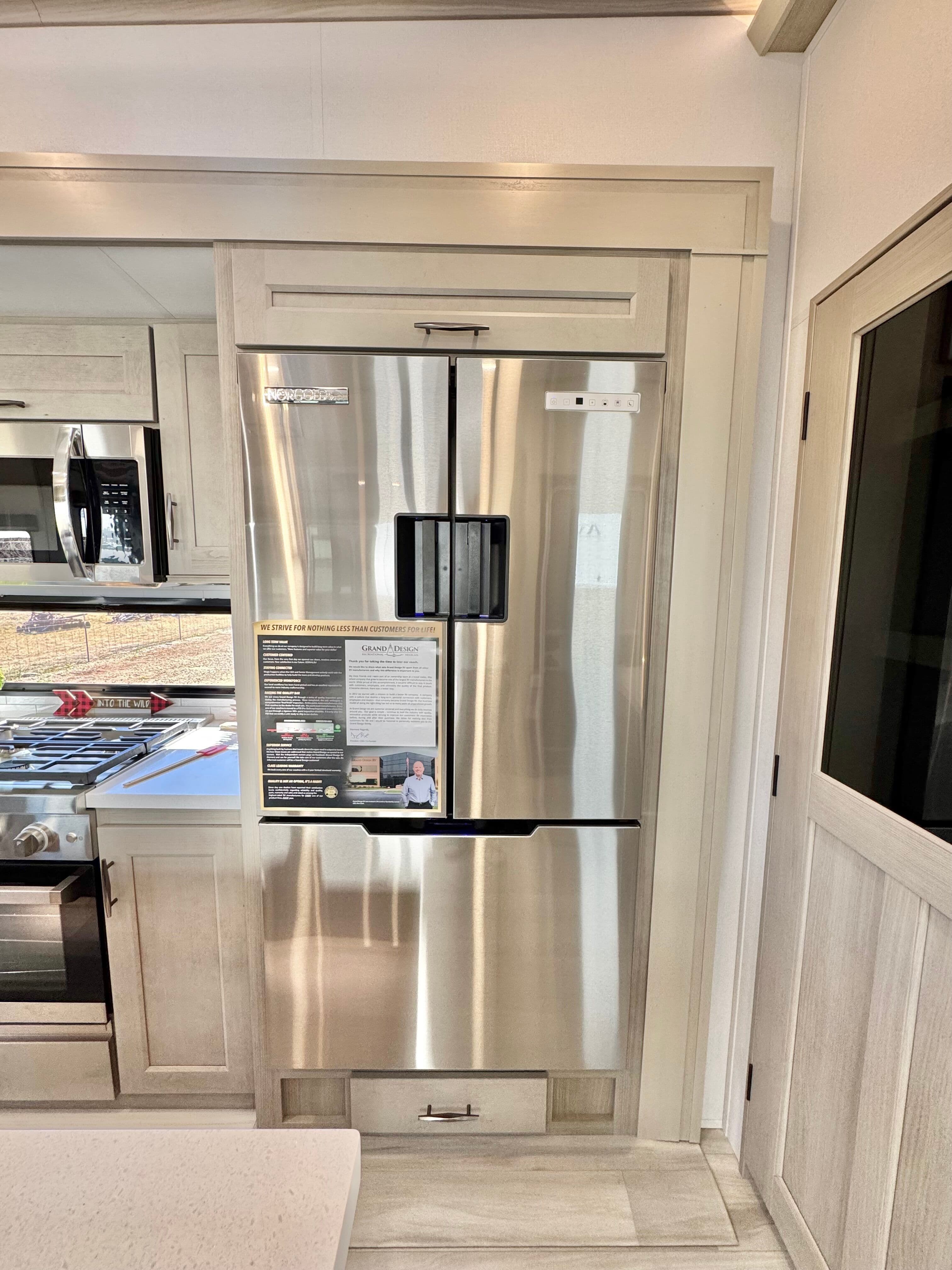 2025 Grand Design 2025 Grand Design Influence - thumbnail 26