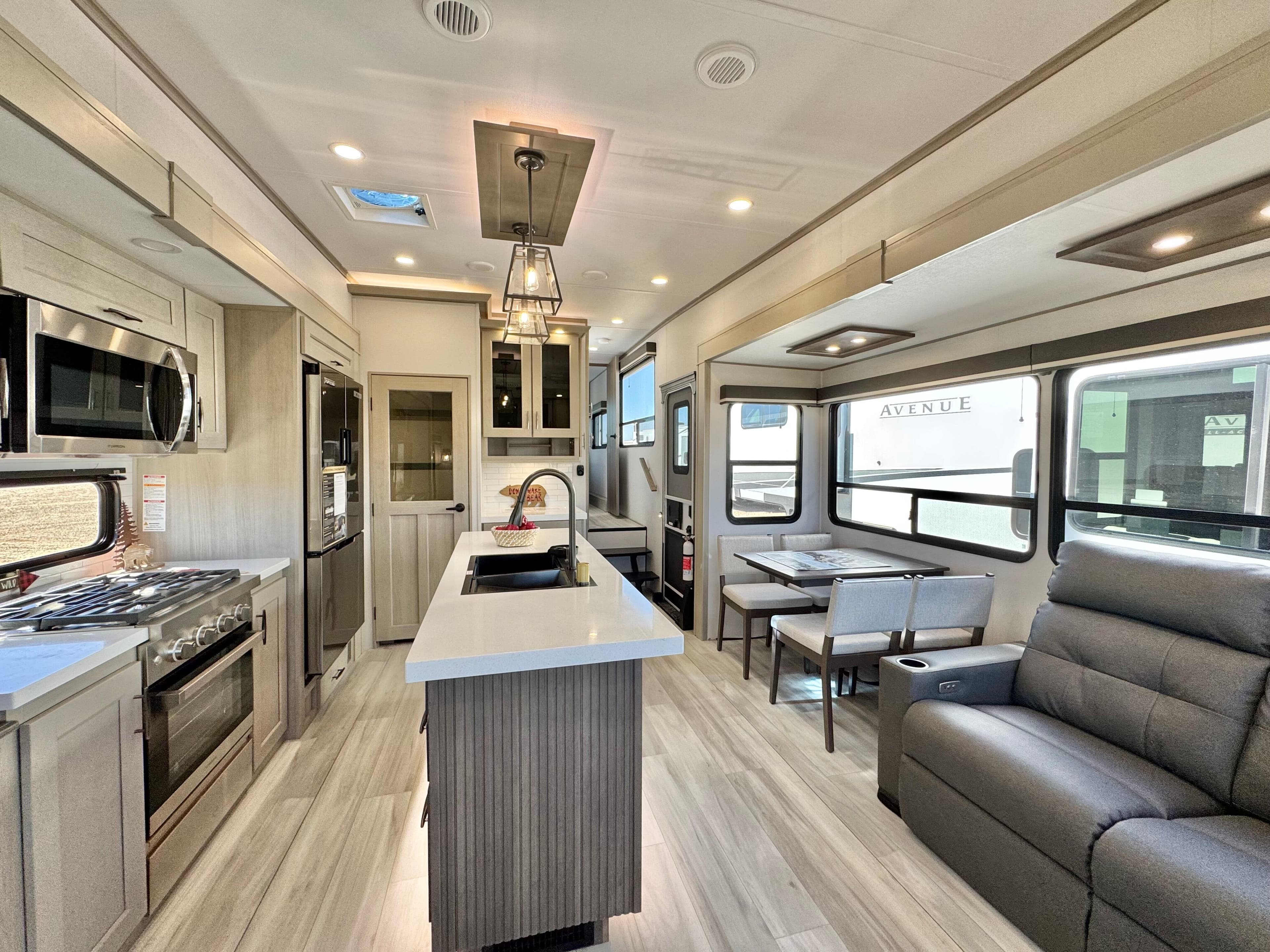 2025 Grand Design 2025 Grand Design Influence - thumbnail 39