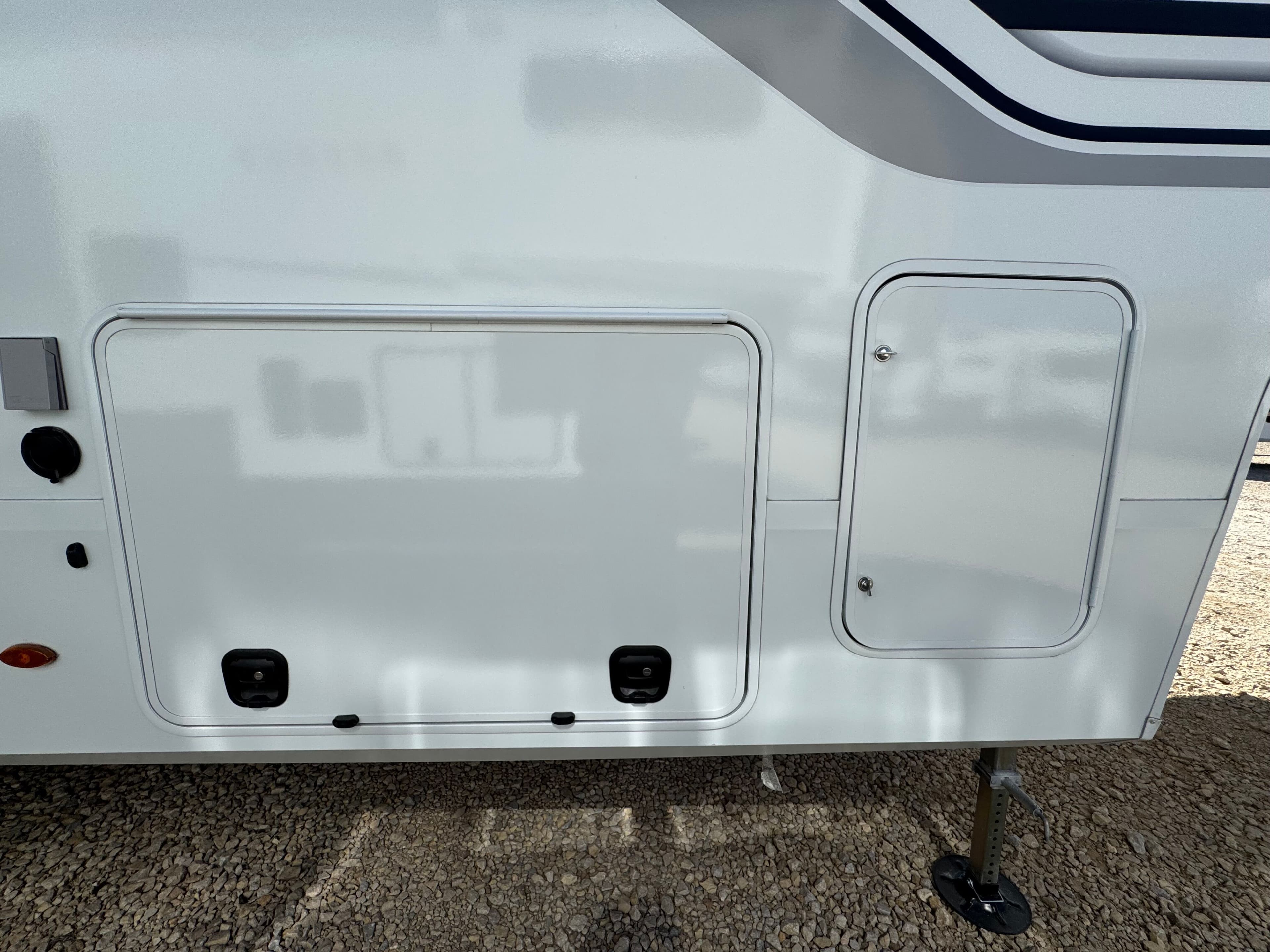 2025 Grand Design 2025 Grand Design Influence - thumbnail 5