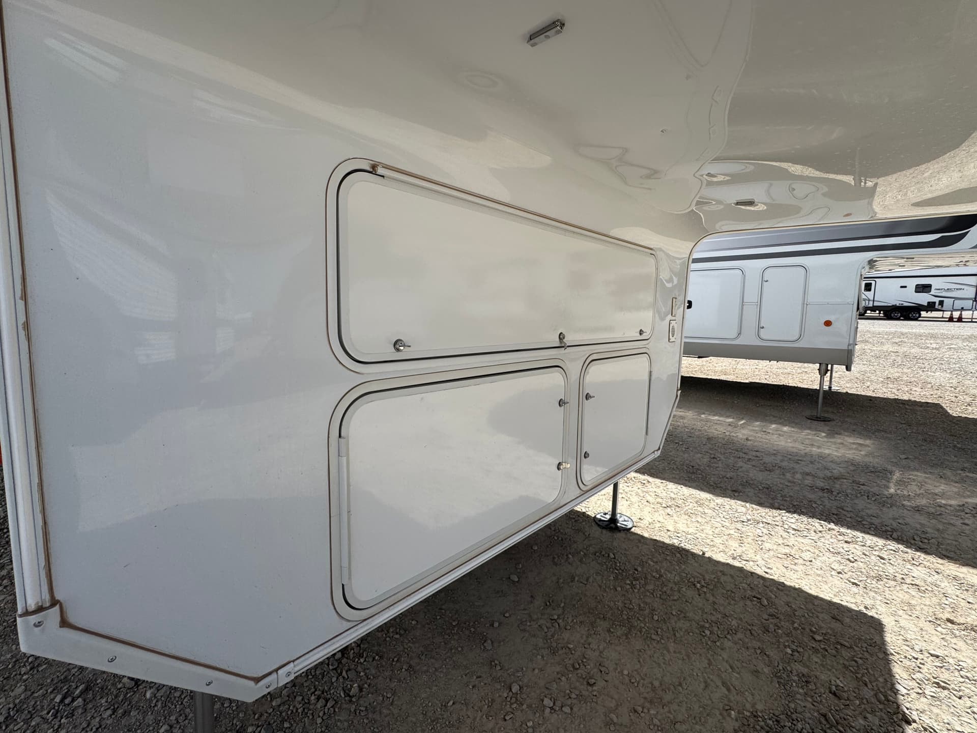 2025 Alliance RV 2025 Alliance RV Paradigm - thumbnail 3