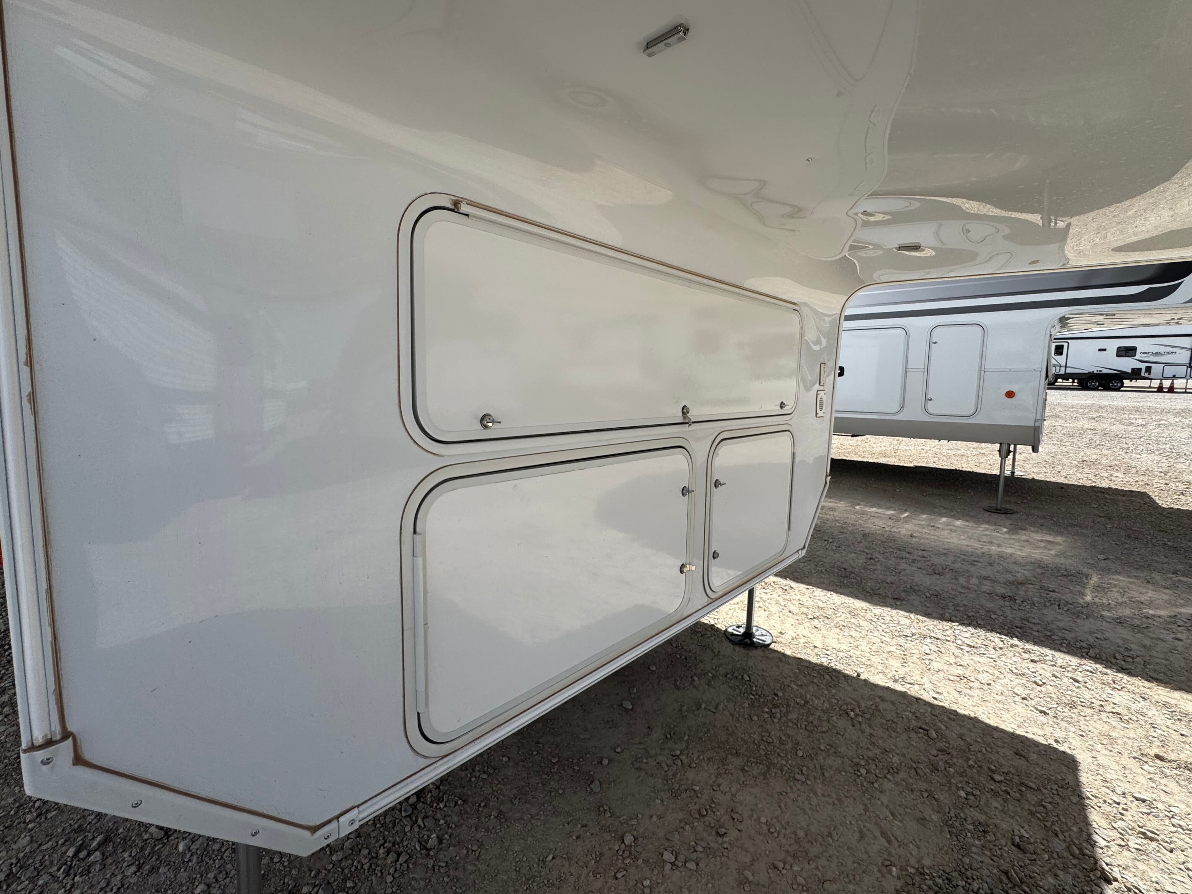 2025 Alliance RV 2025 Alliance RV Paradigm - thumbnail 3