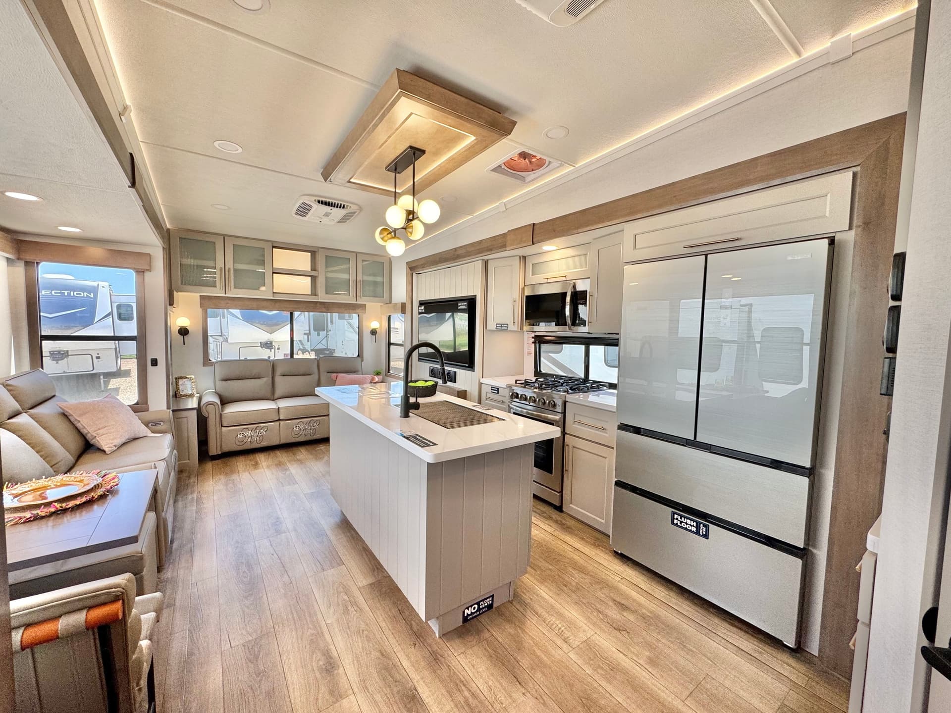 2025 Alliance RV 2025 Alliance RV Paradigm - thumbnail 24