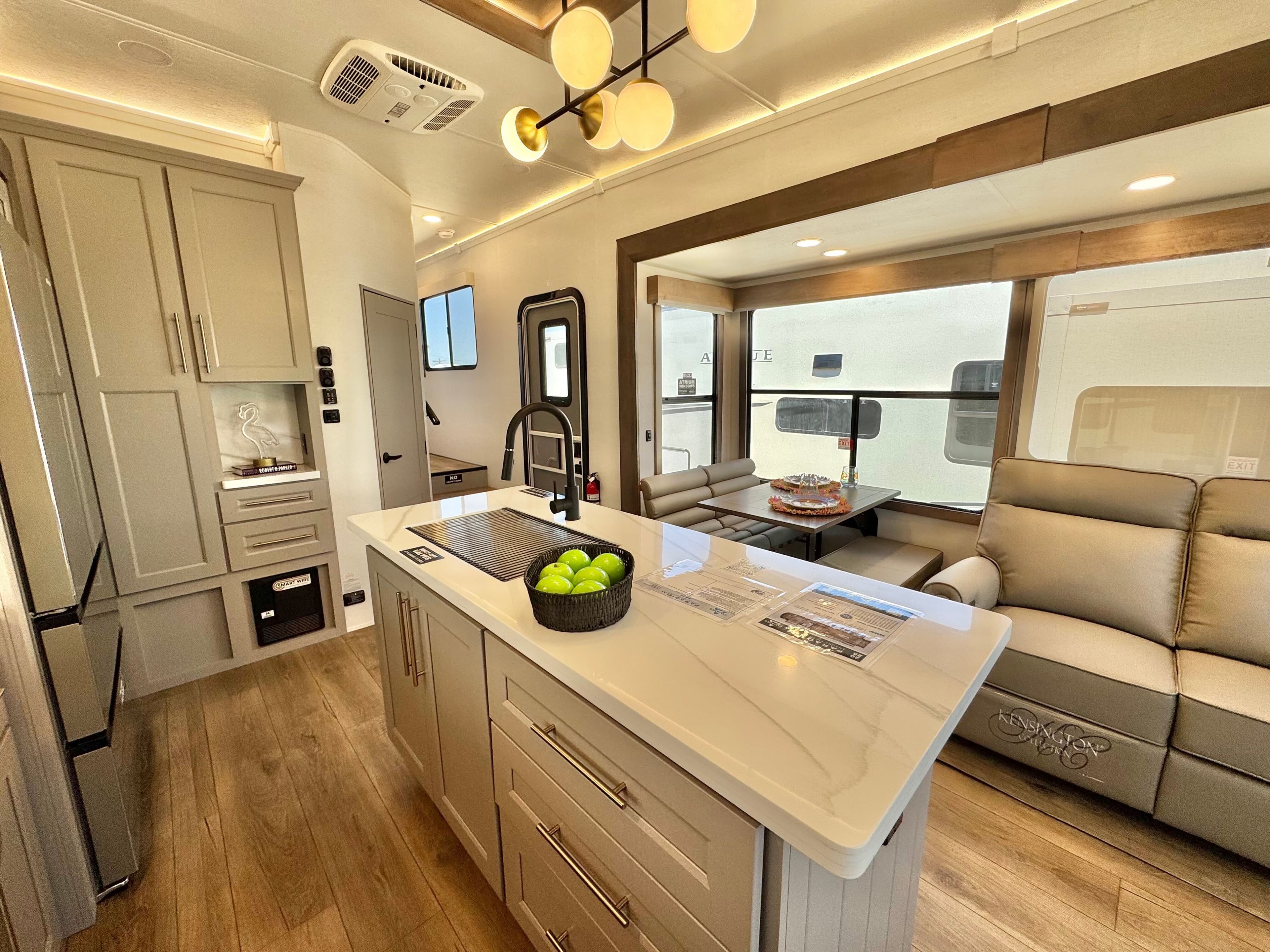 2025 Alliance RV 2025 Alliance RV Paradigm - thumbnail 26