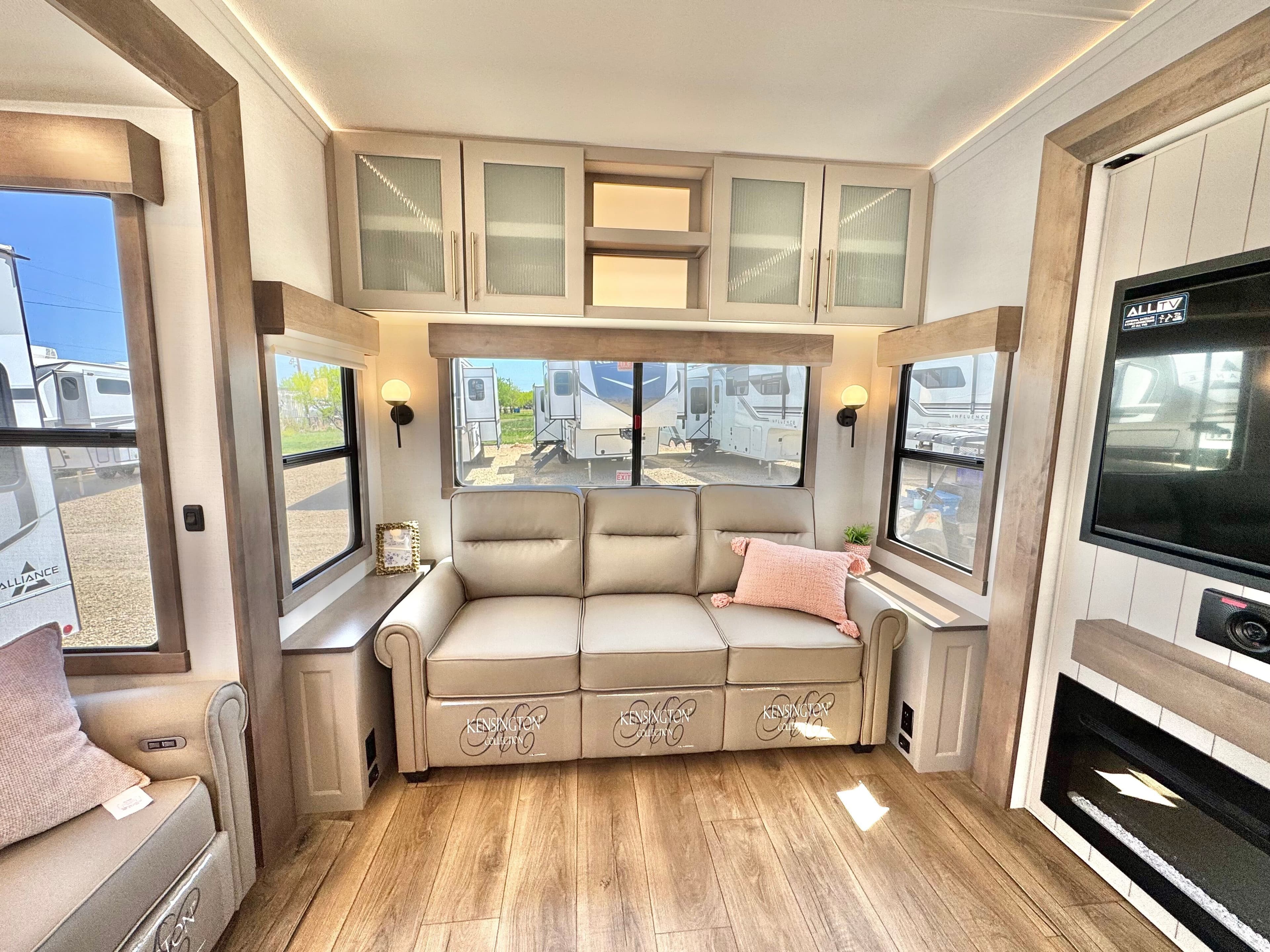 2025 Alliance RV 2025 Alliance RV Paradigm - thumbnail 40