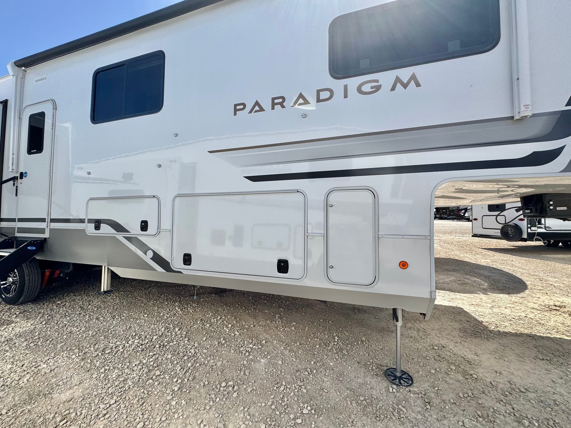 2025 Alliance RV 2025 Alliance RV Paradigm - thumbnail 5