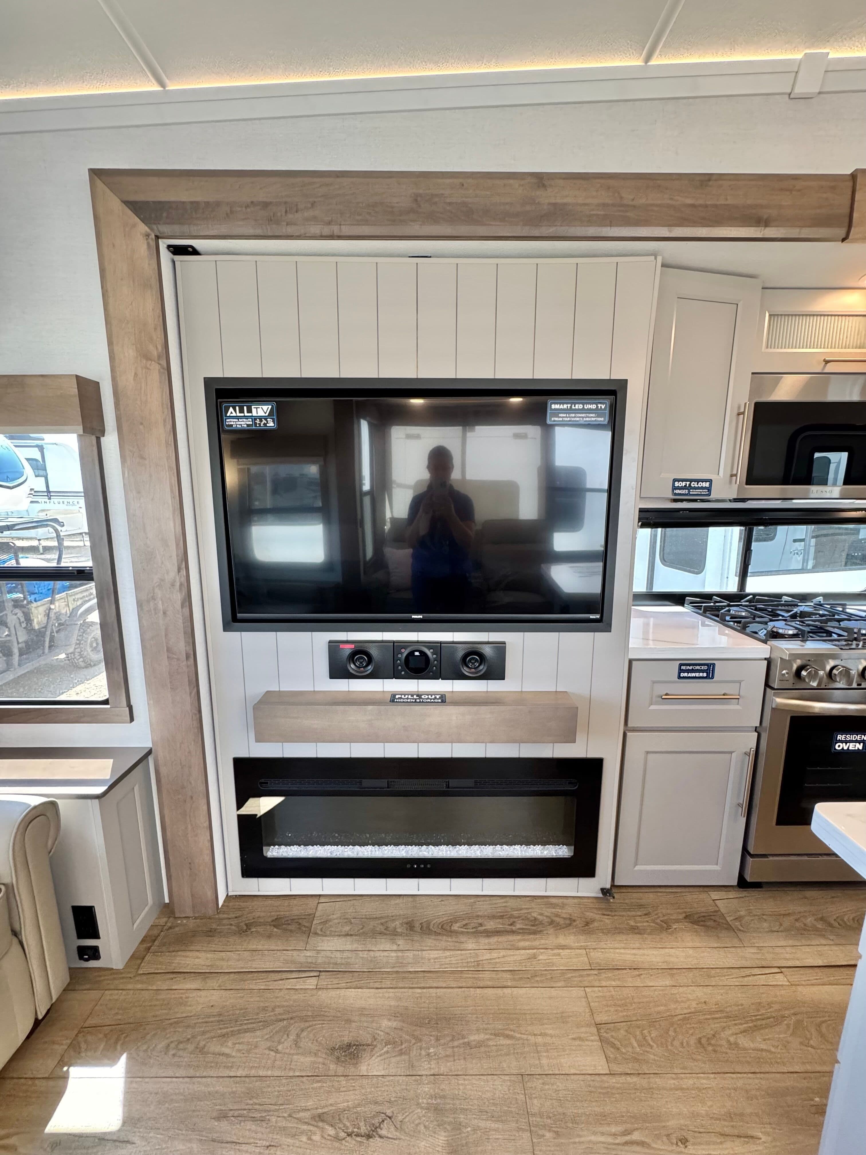 2025 Alliance RV 2025 Alliance RV Paradigm - thumbnail 42