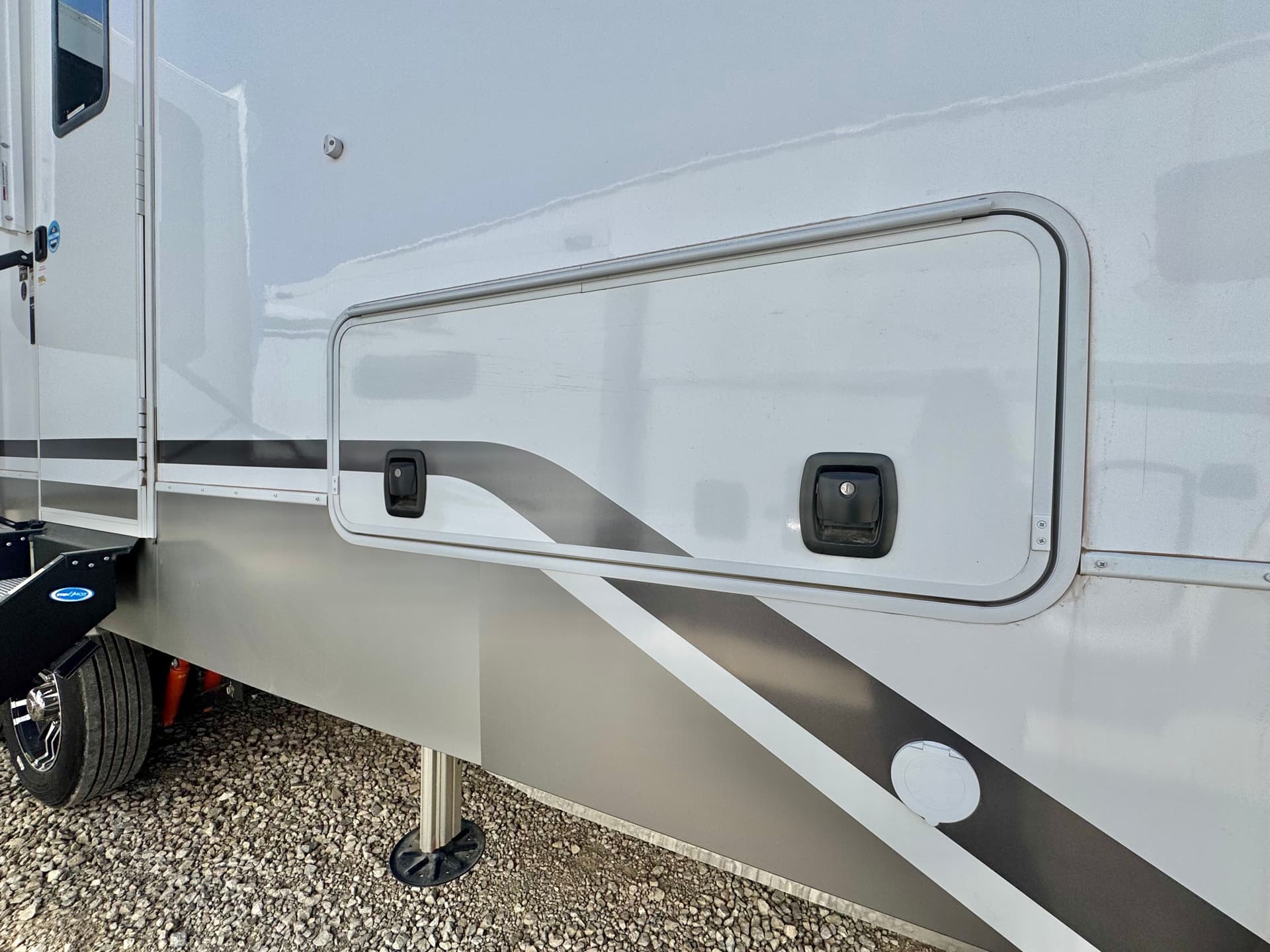 2025 Alliance RV 2025 Alliance RV Paradigm - thumbnail 10