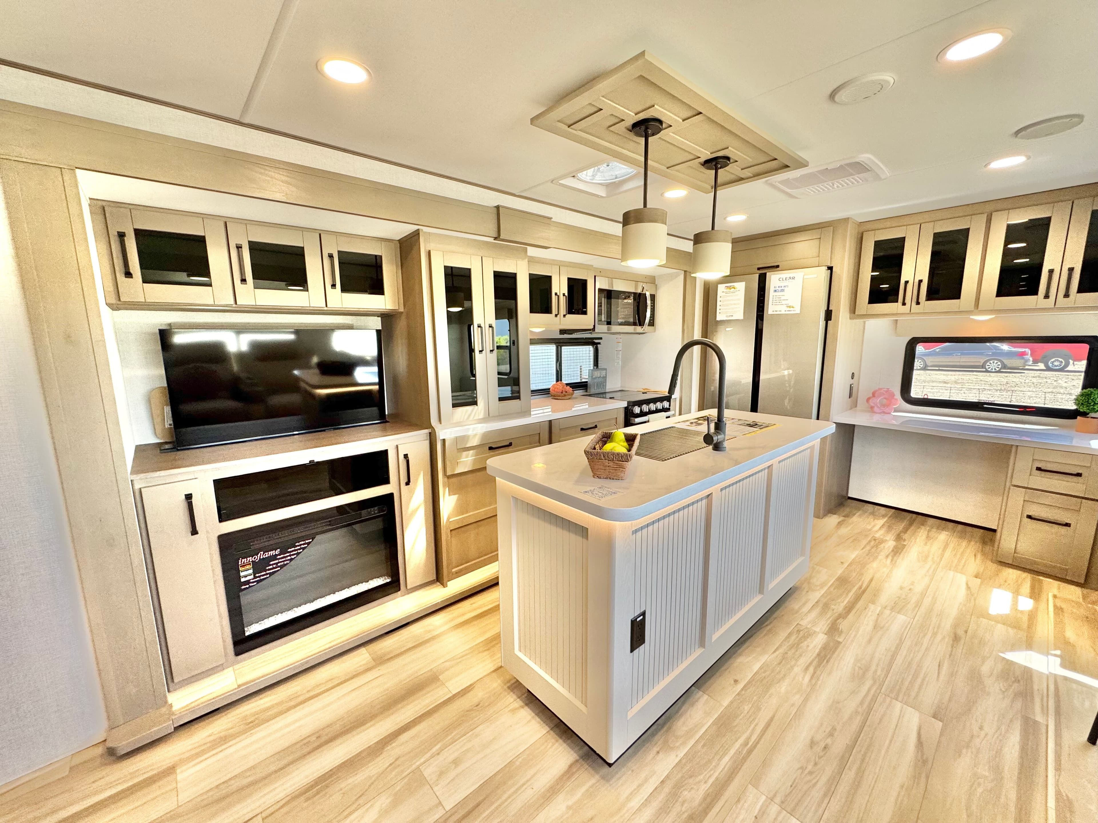 2025 Grand Design 2025 Grand Design Reflection - thumbnail 27