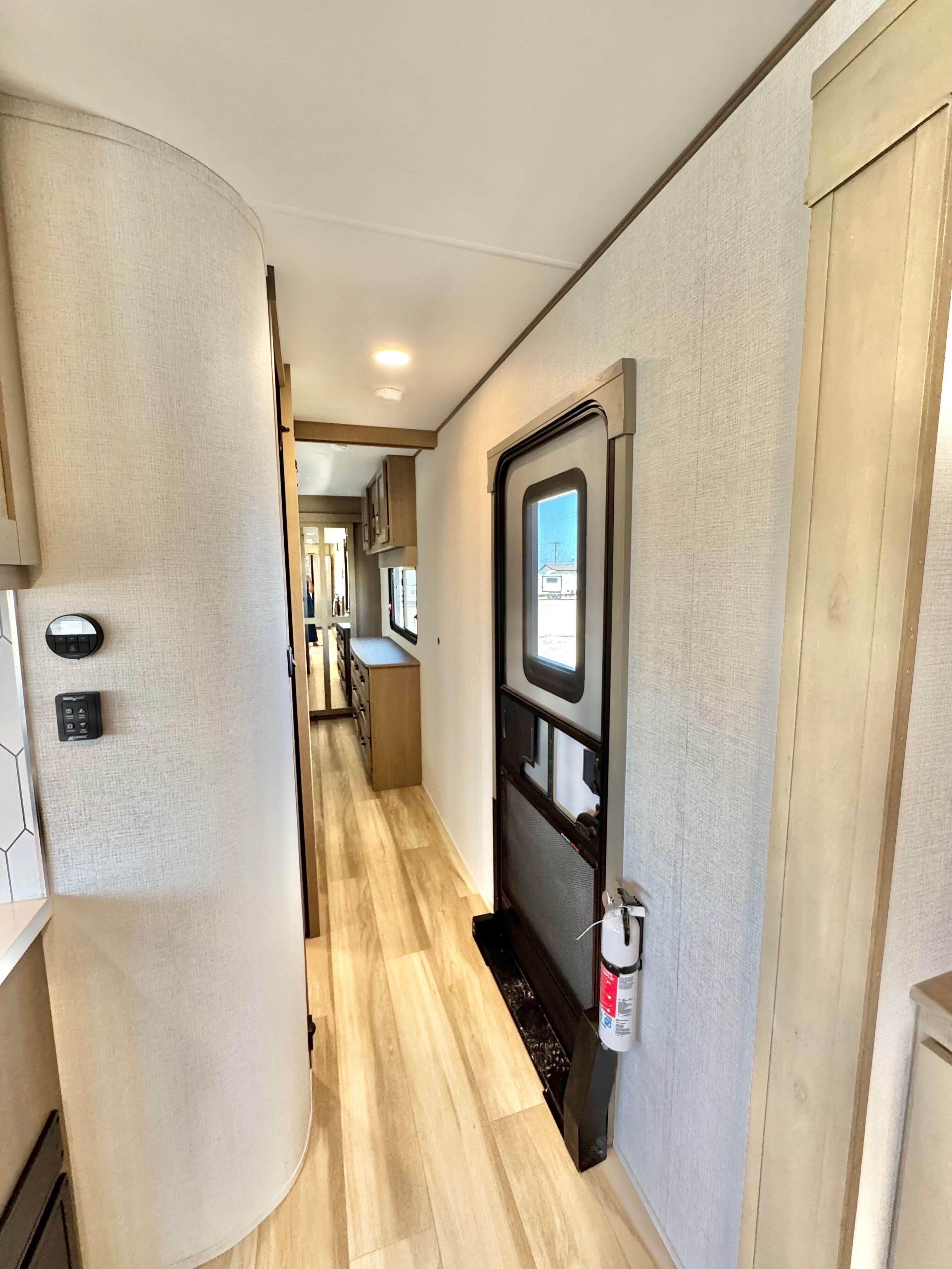 2025 Grand Design 2025 Grand Design Reflection - thumbnail 40