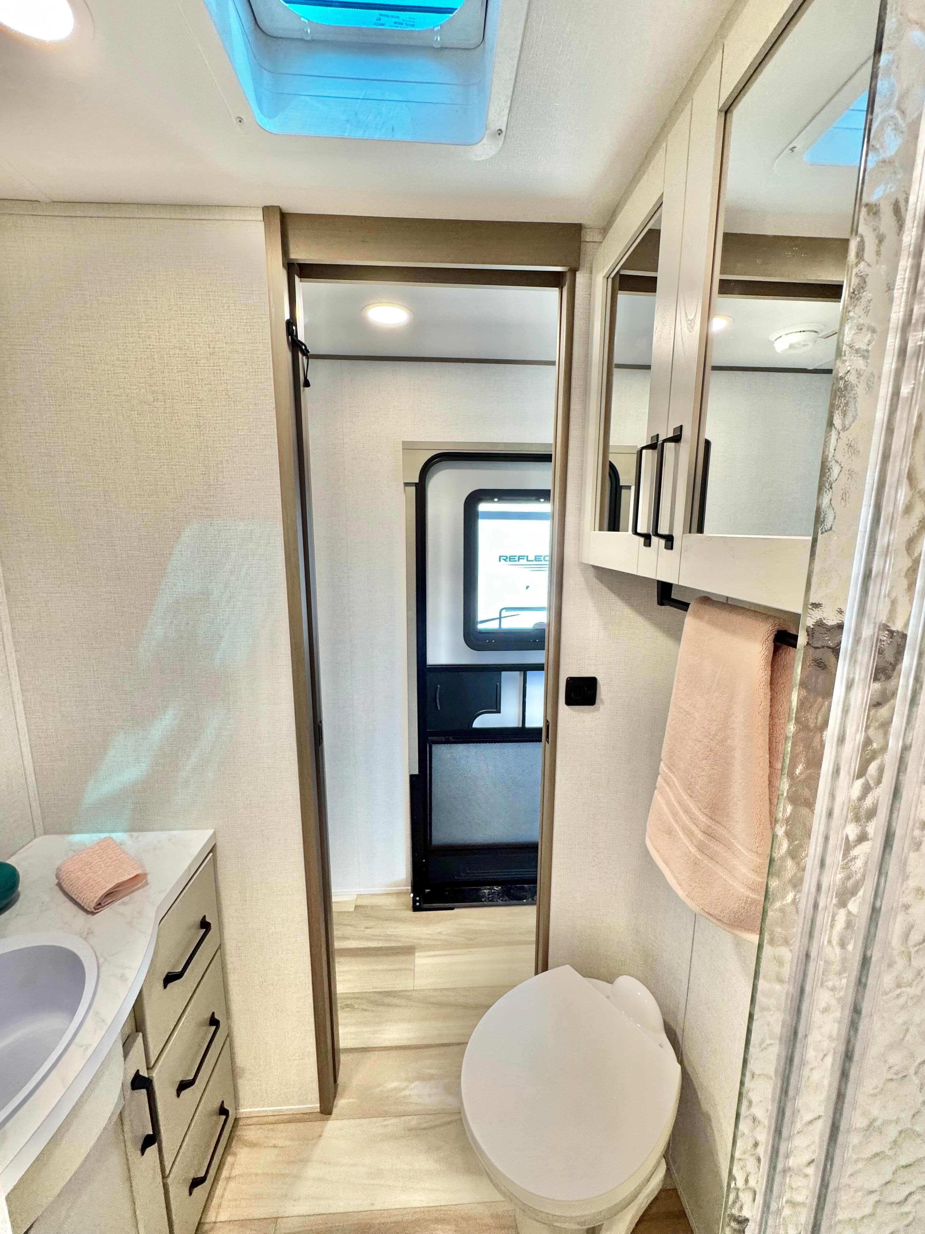 2025 Grand Design 2025 Grand Design Reflection - thumbnail 43