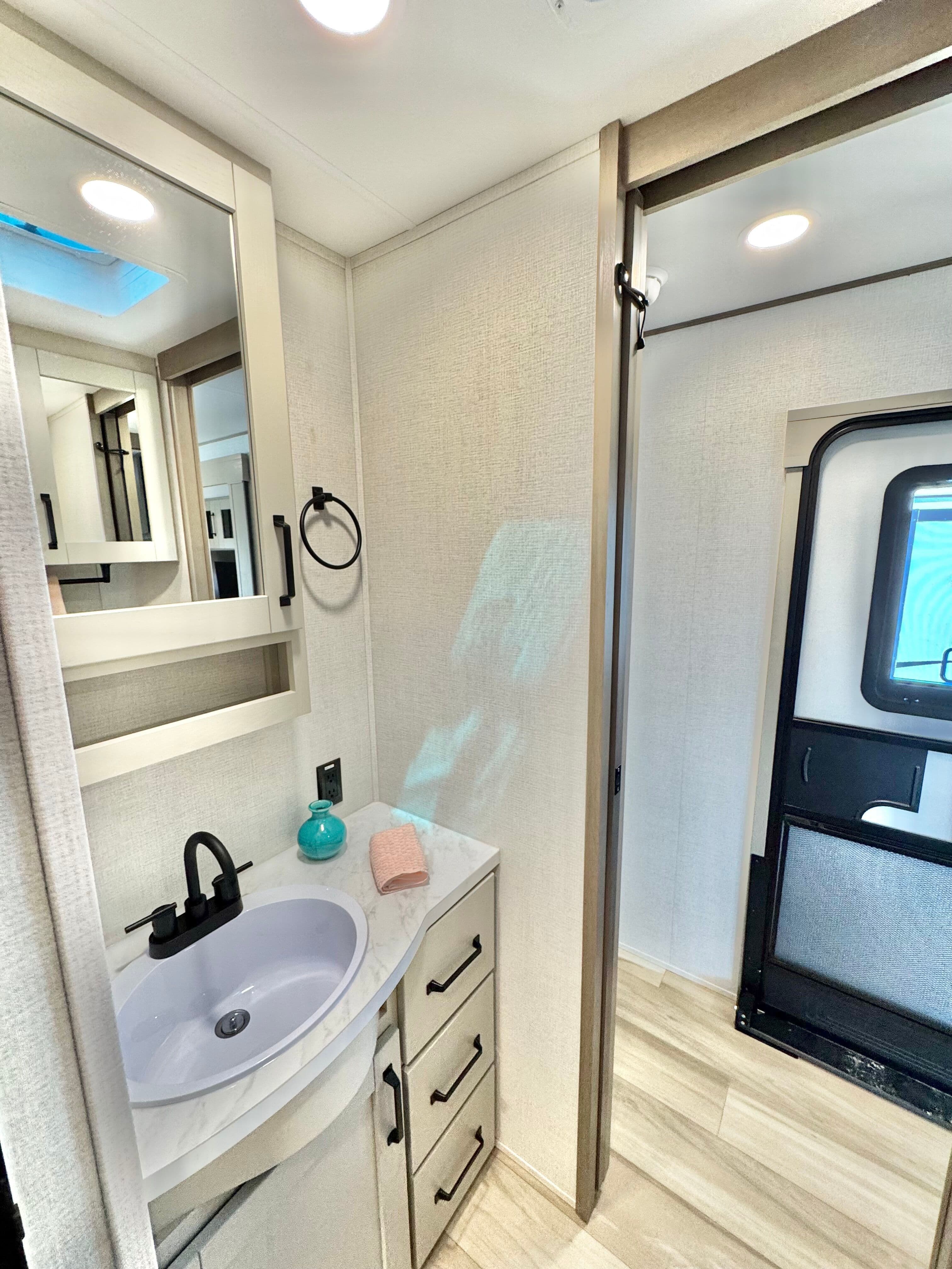 2025 Grand Design 2025 Grand Design Reflection - thumbnail 44