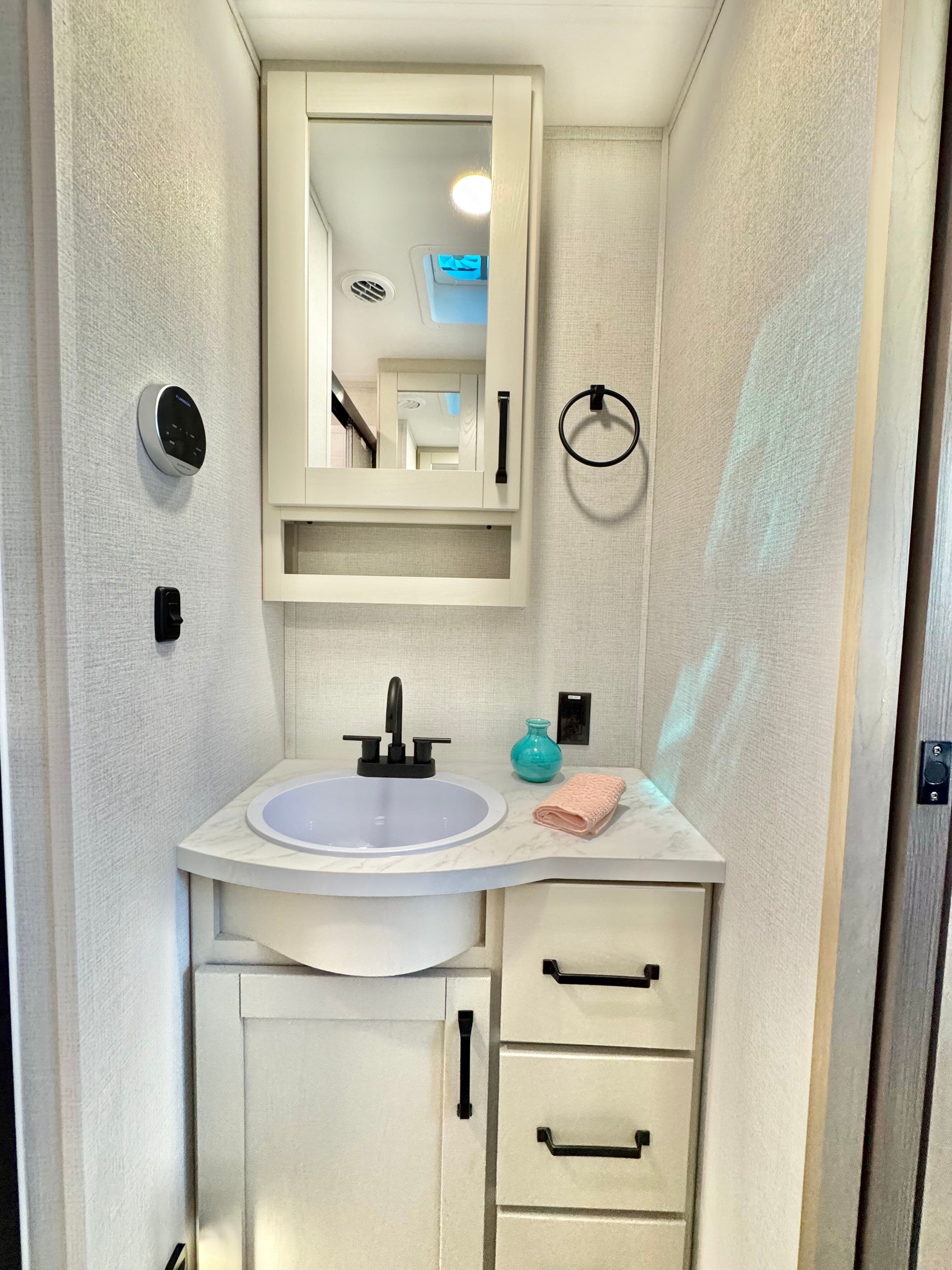 2025 Grand Design 2025 Grand Design Reflection - thumbnail 45