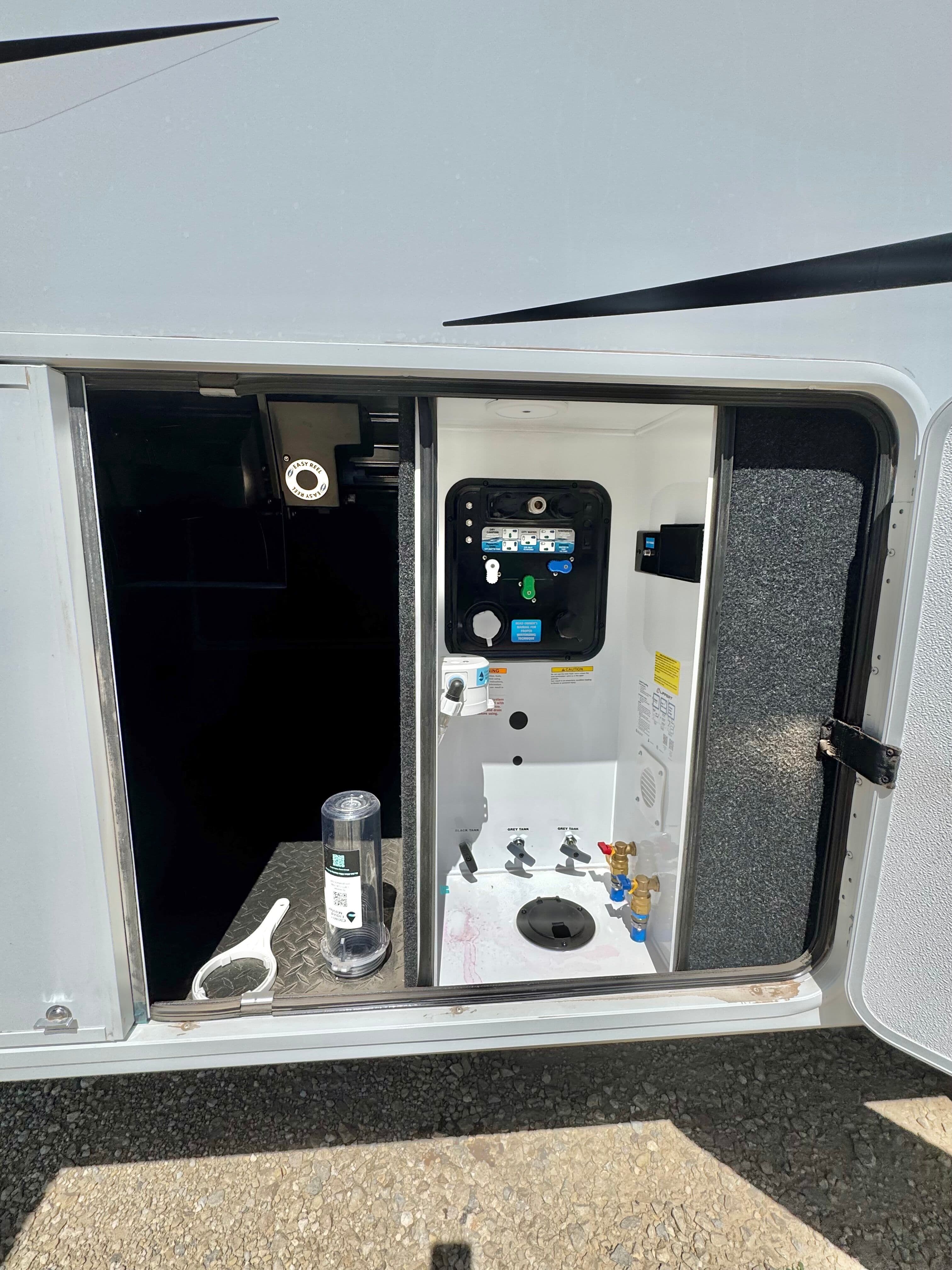 2025 Grand Design 2025 Grand Design Solitude - thumbnail 12