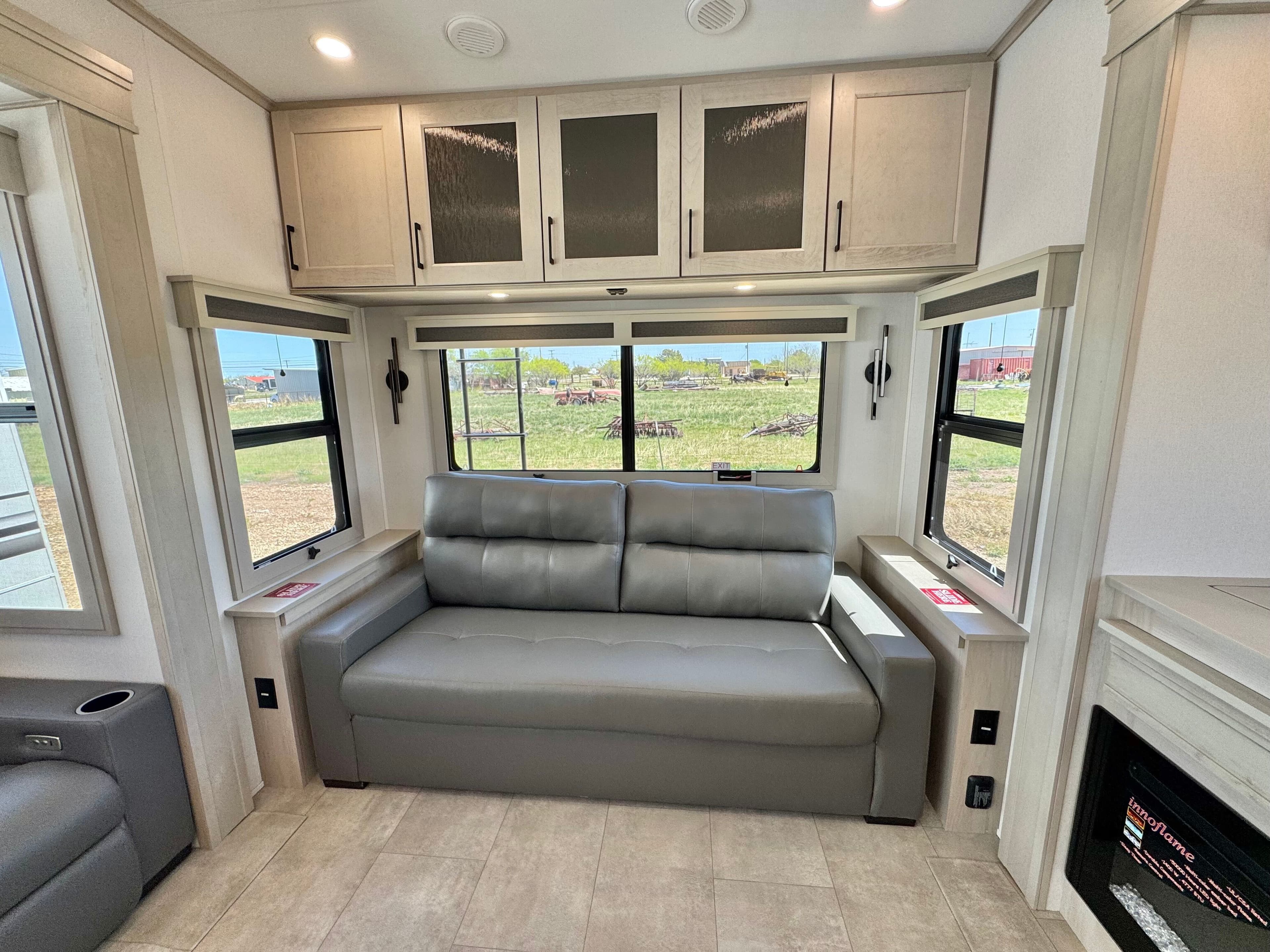 2025 Grand Design 2025 Grand Design Solitude - thumbnail 27