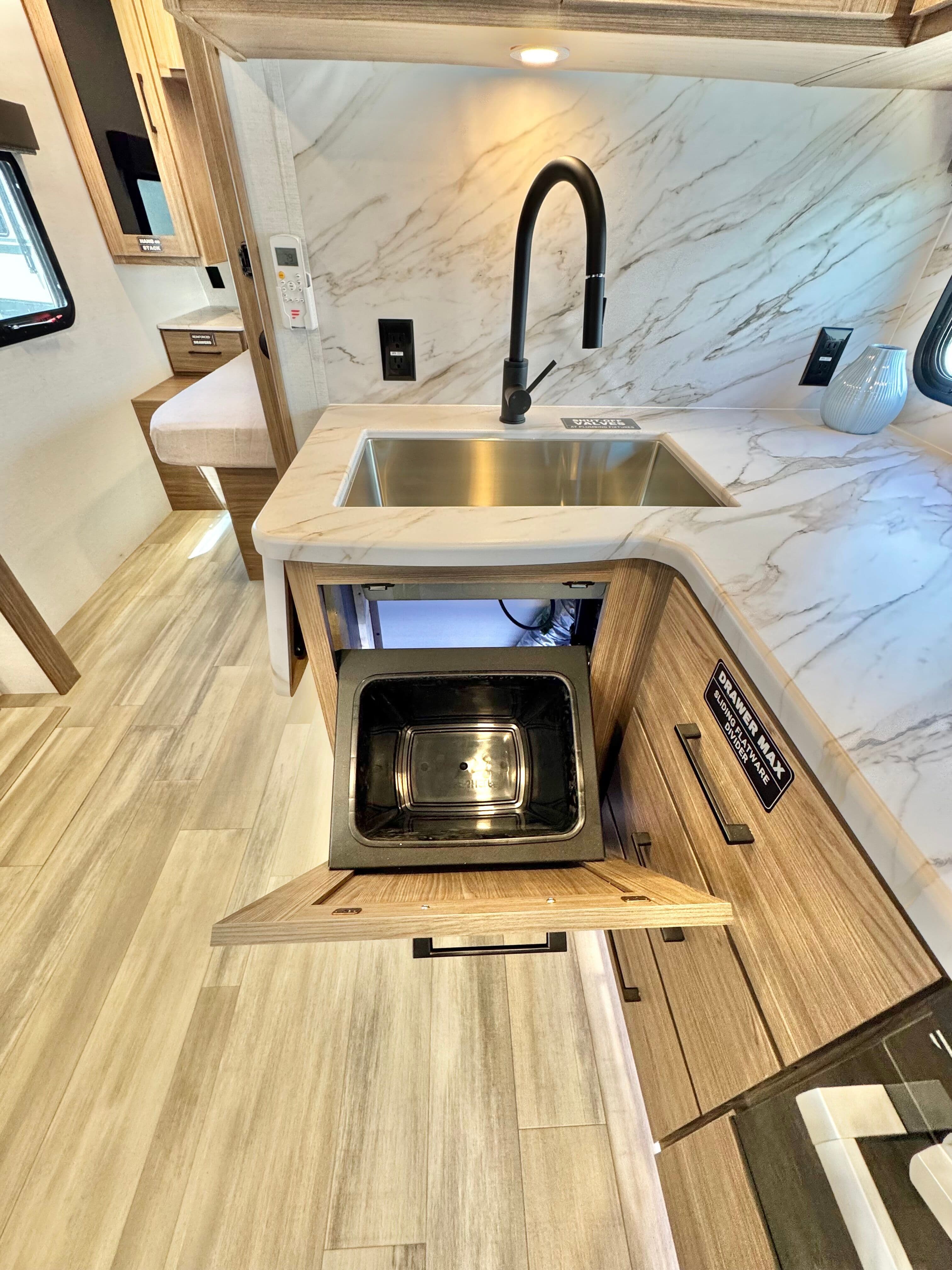 2025 Alliance RV 2025 Alliance RV Delta Ultra Lite - thumbnail 26