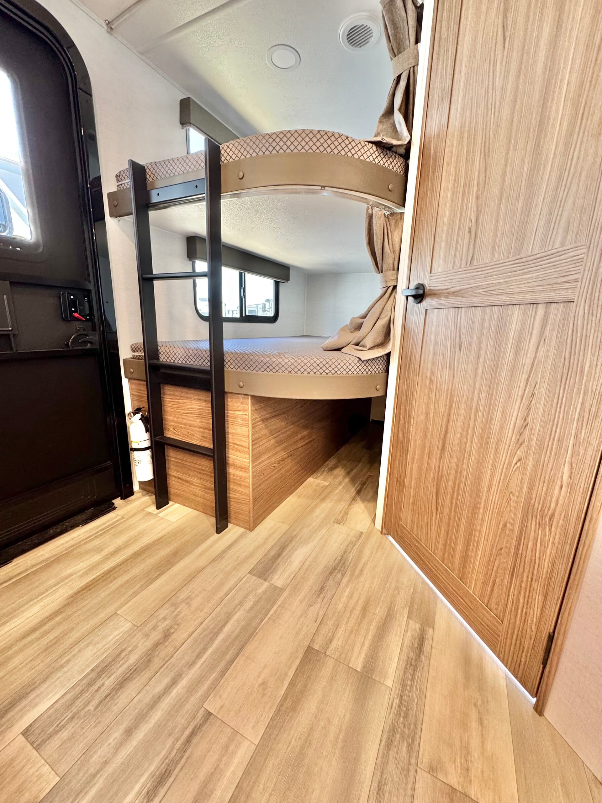 2025 Alliance RV 2025 Alliance RV Delta Ultra Lite - thumbnail 31