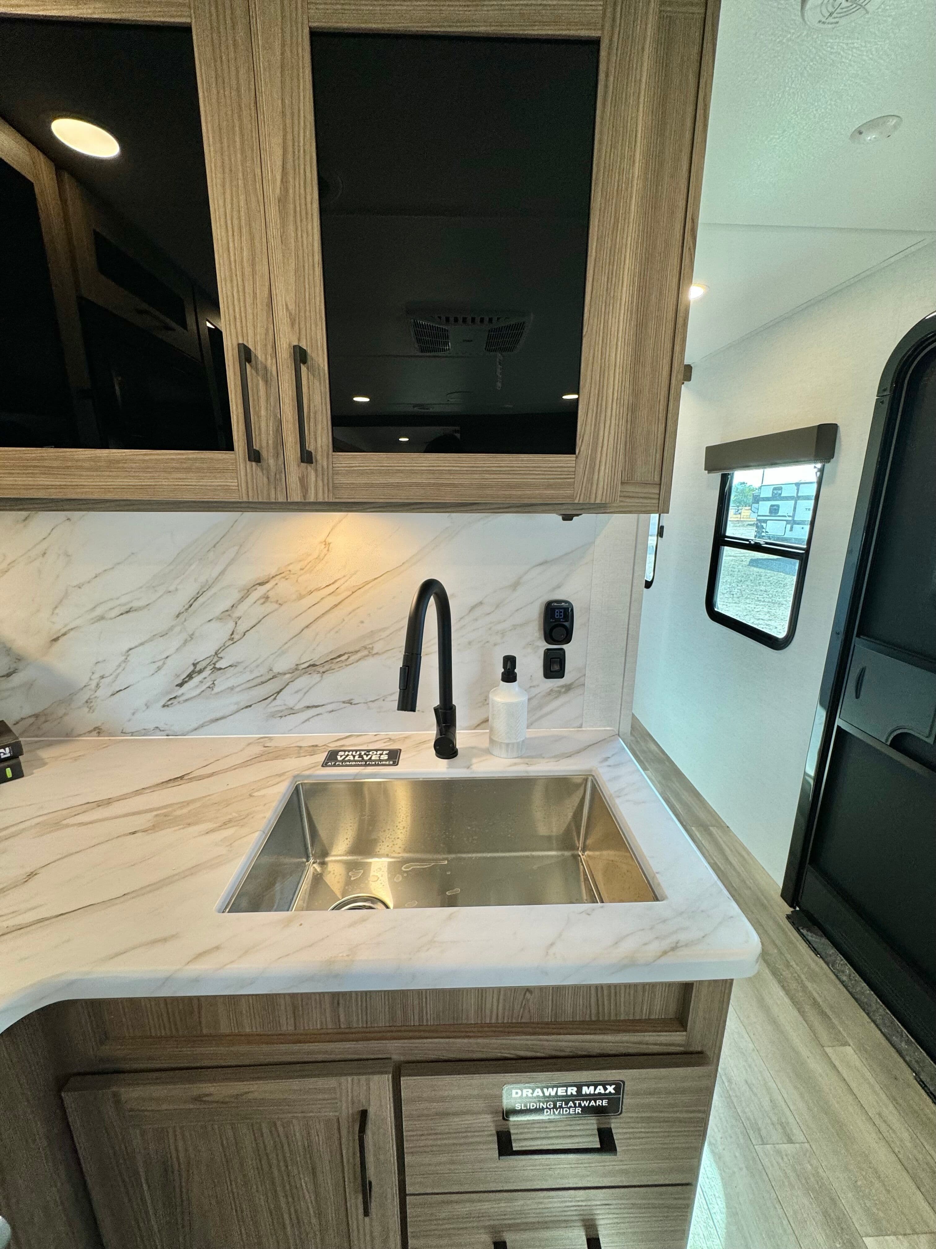 2025 Alliance RV 2025 Alliance RV Delta - thumbnail 22