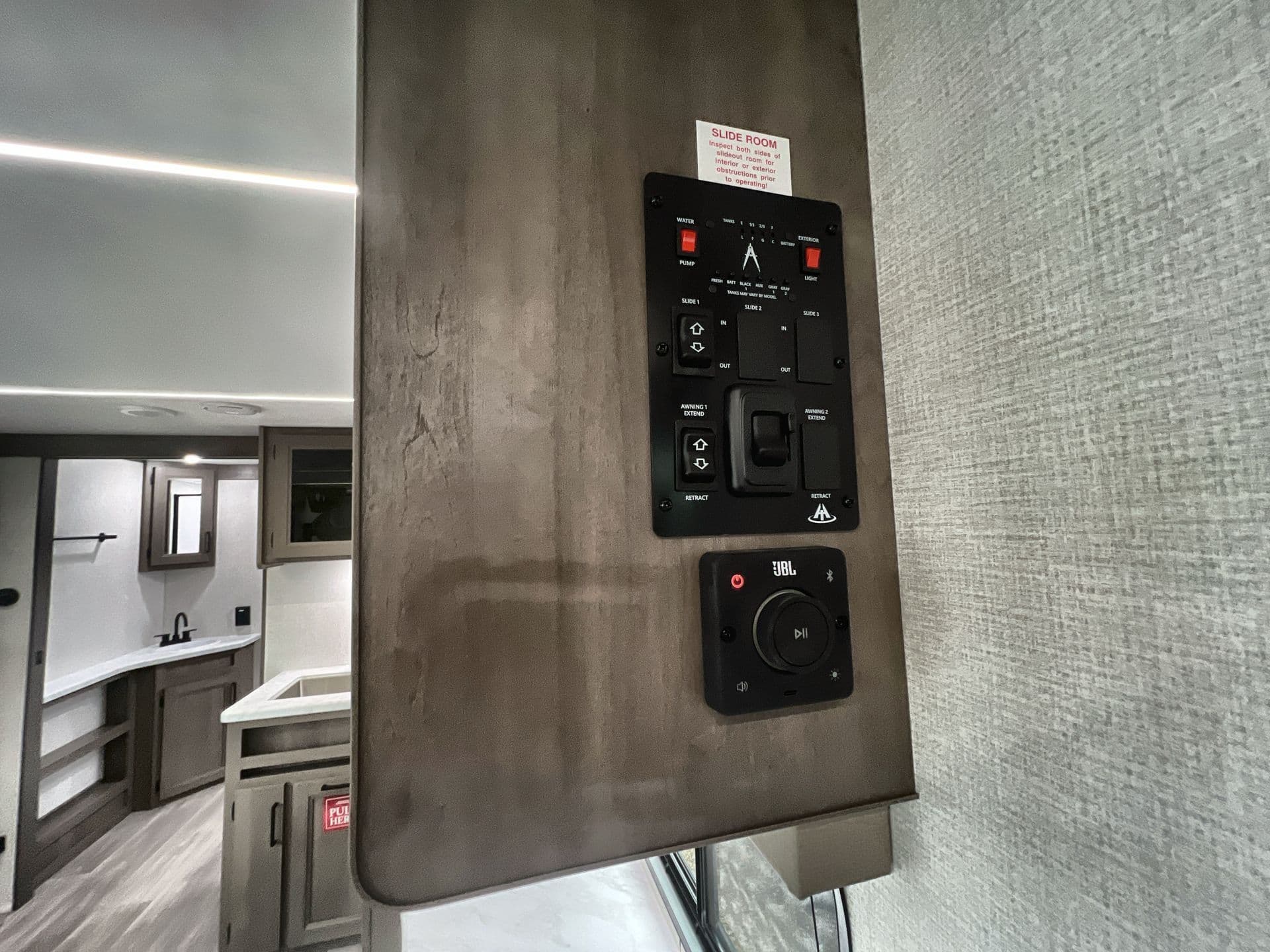 2026 Grand Design 2026 Grand Design Transcend - thumbnail 14