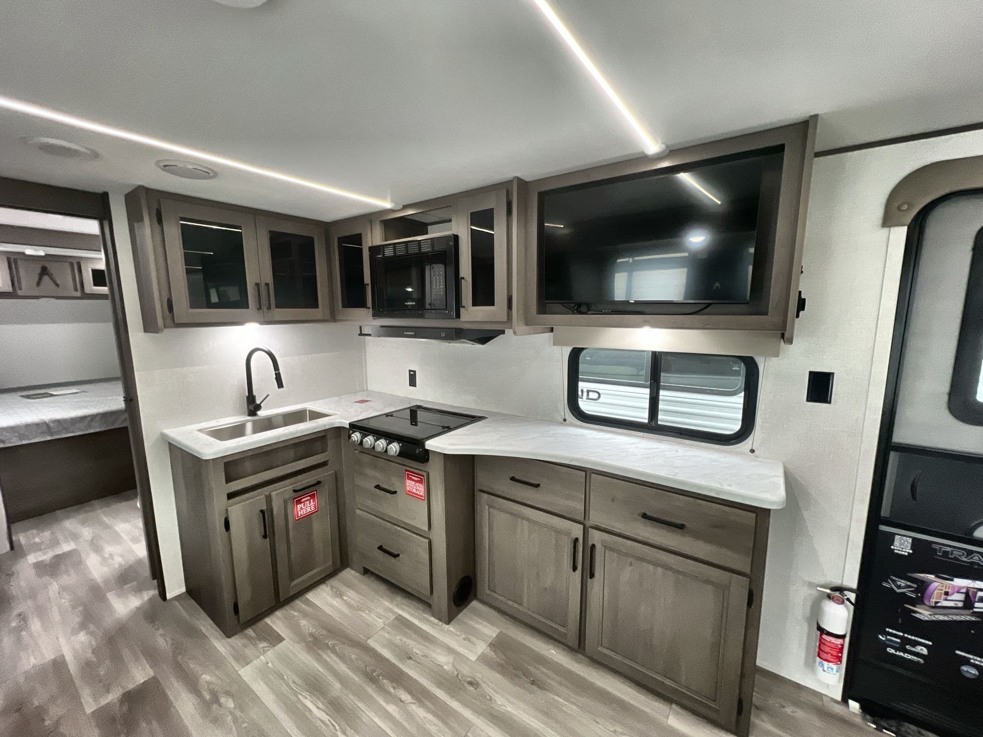 2026 Grand Design 2026 Grand Design Transcend - thumbnail 15