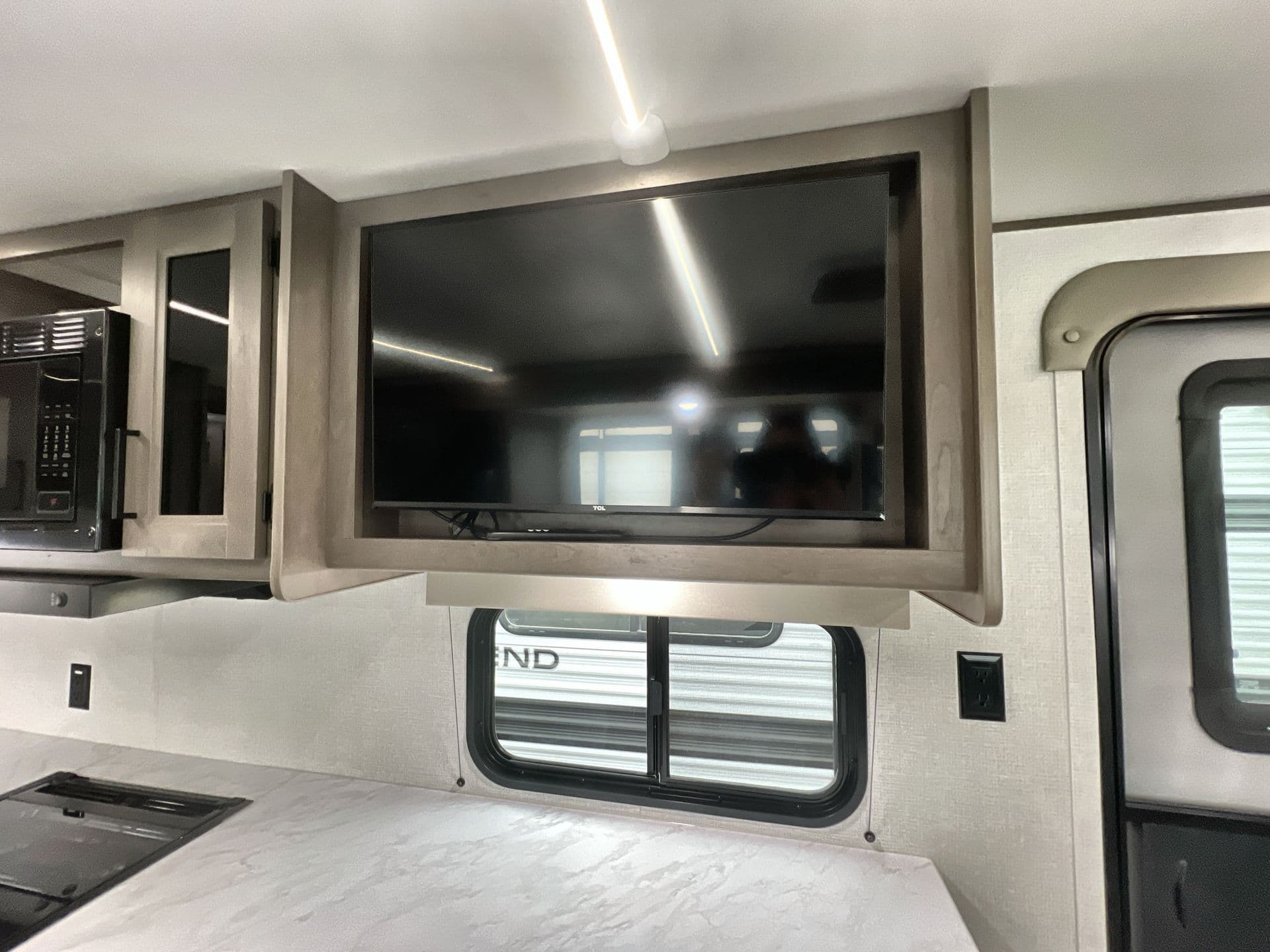 2026 Grand Design 2026 Grand Design Transcend - thumbnail 27