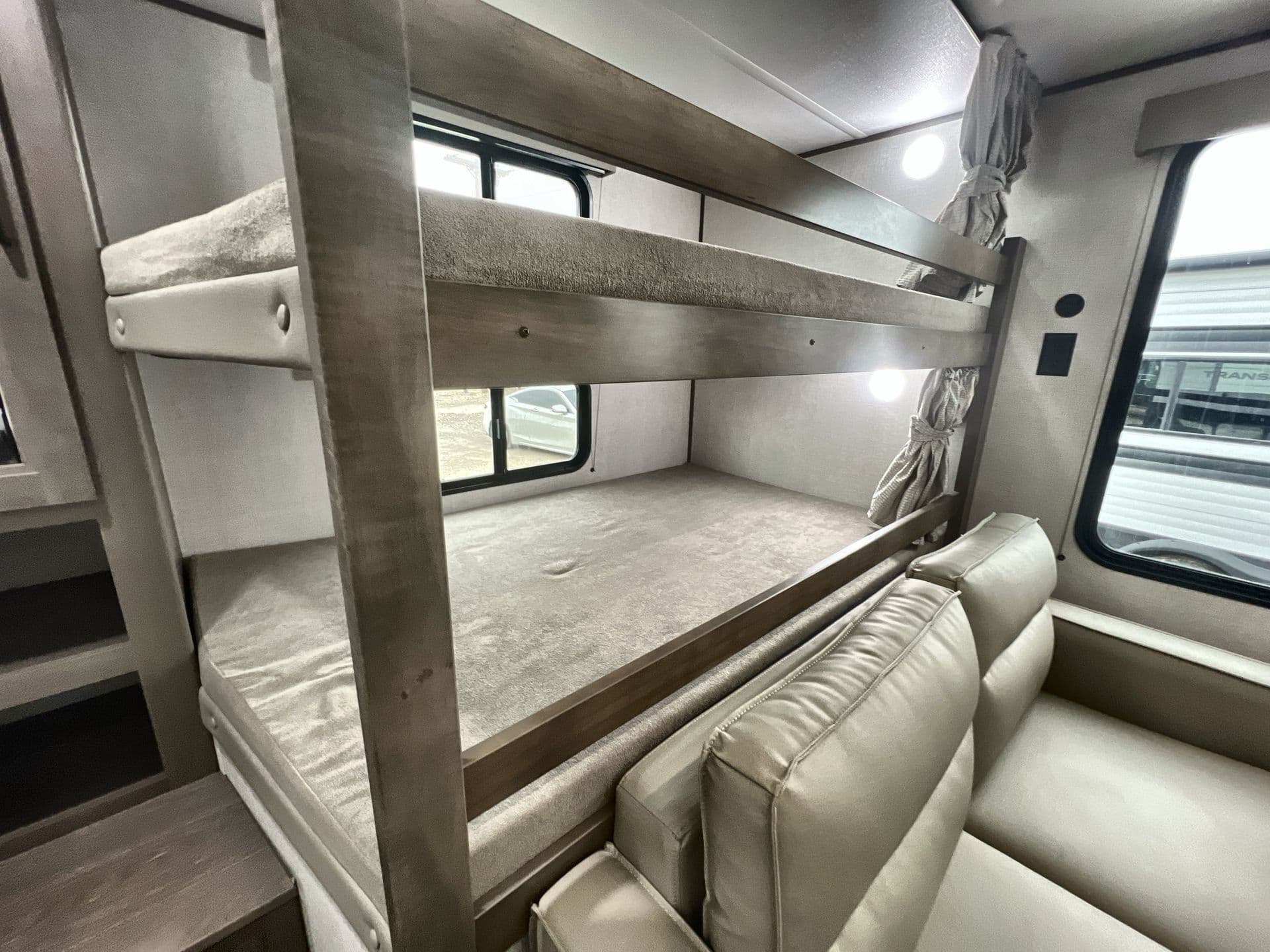 2026 Grand Design 2026 Grand Design Transcend - thumbnail 30