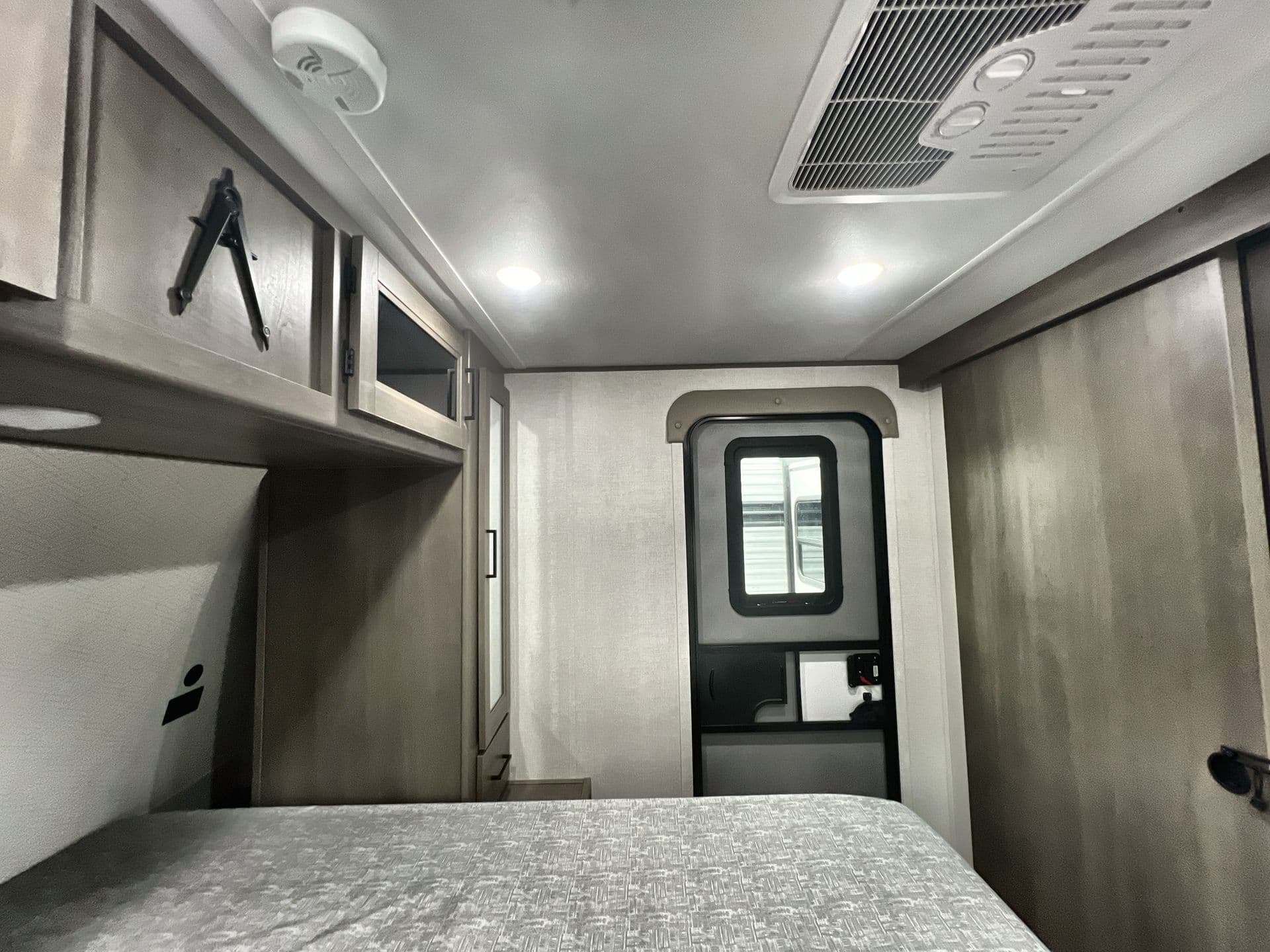 2026 Grand Design 2026 Grand Design Transcend - thumbnail 32