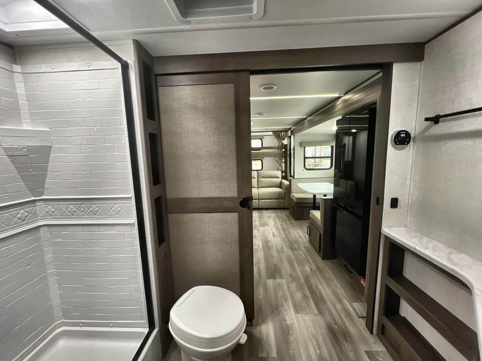 2026 Grand Design 2026 Grand Design Transcend - thumbnail 34