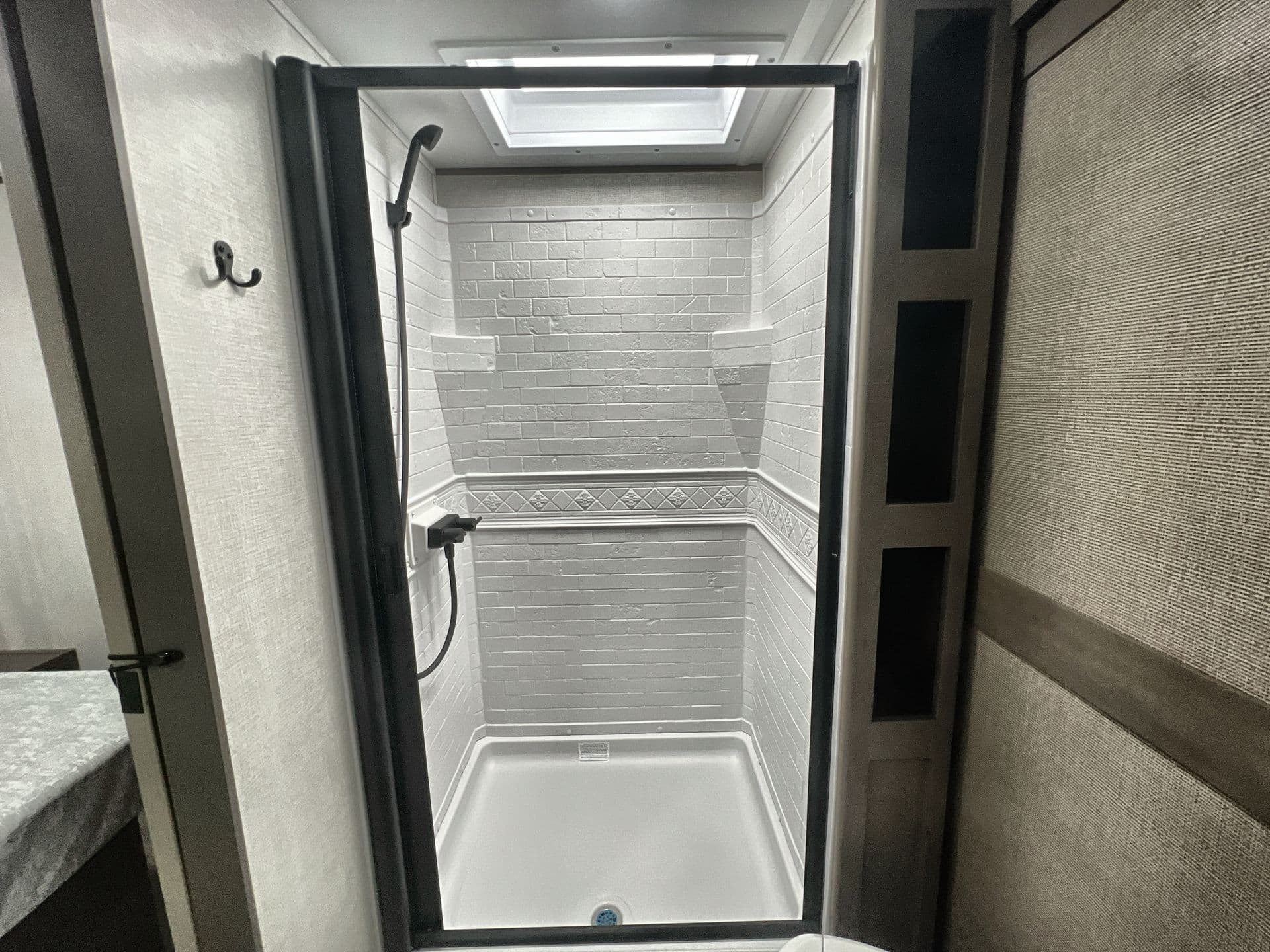 2026 Grand Design 2026 Grand Design Transcend - thumbnail 35