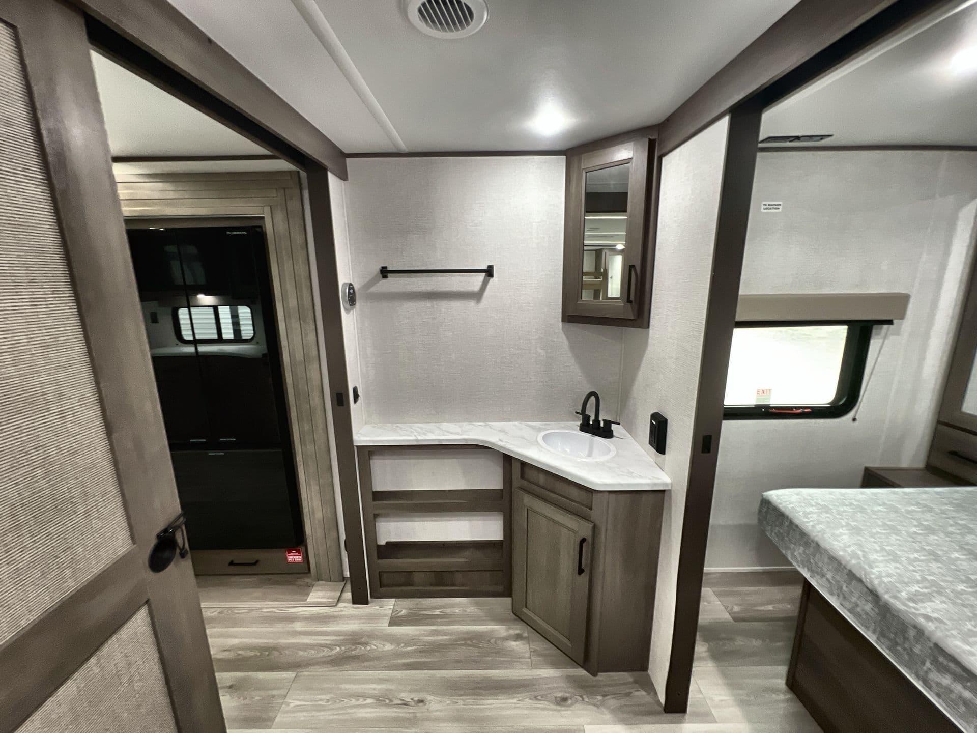 2026 Grand Design 2026 Grand Design Transcend - thumbnail 36