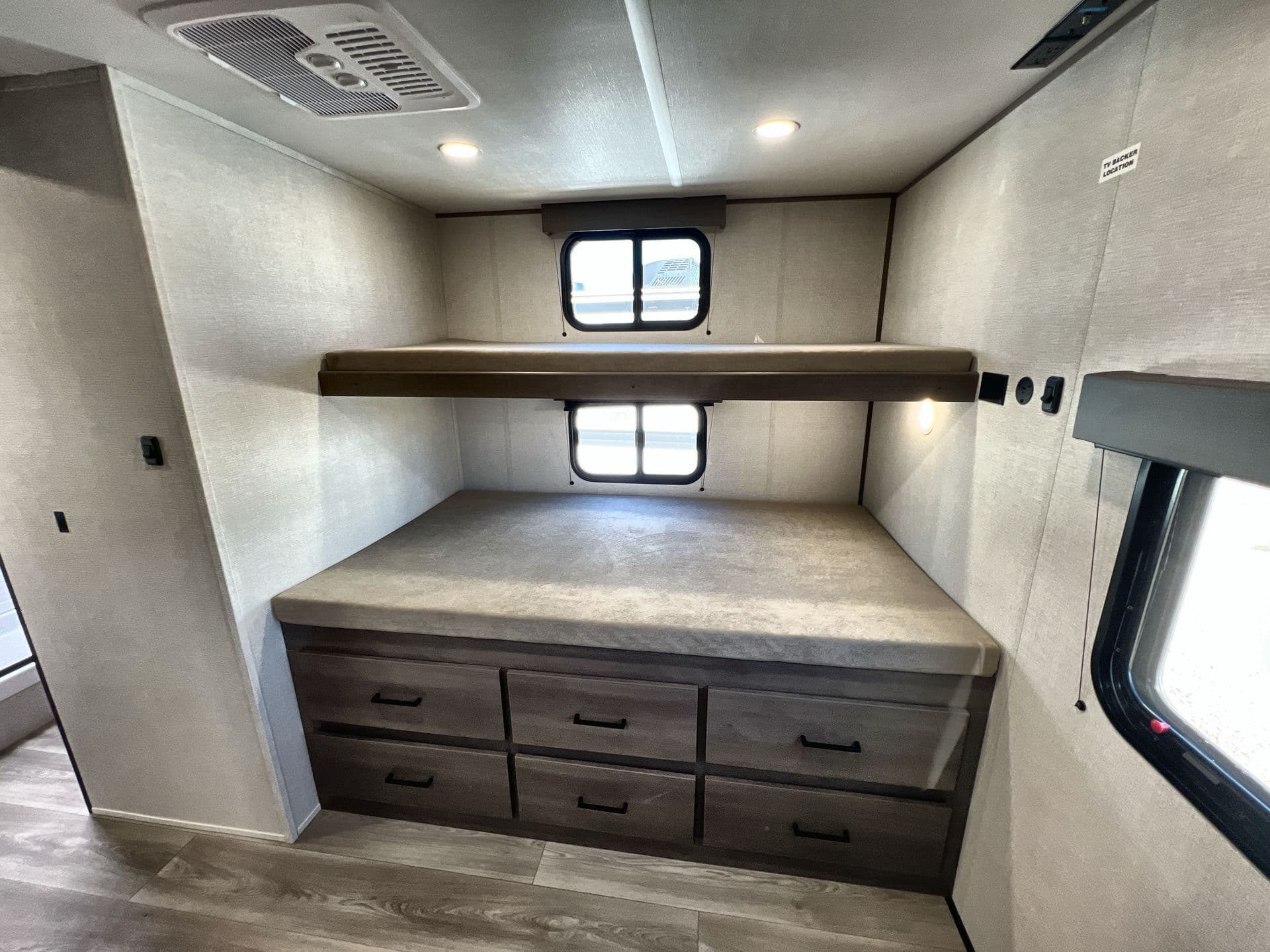 2026 Grand Design 2026 Grand Design Transcend - thumbnail 28