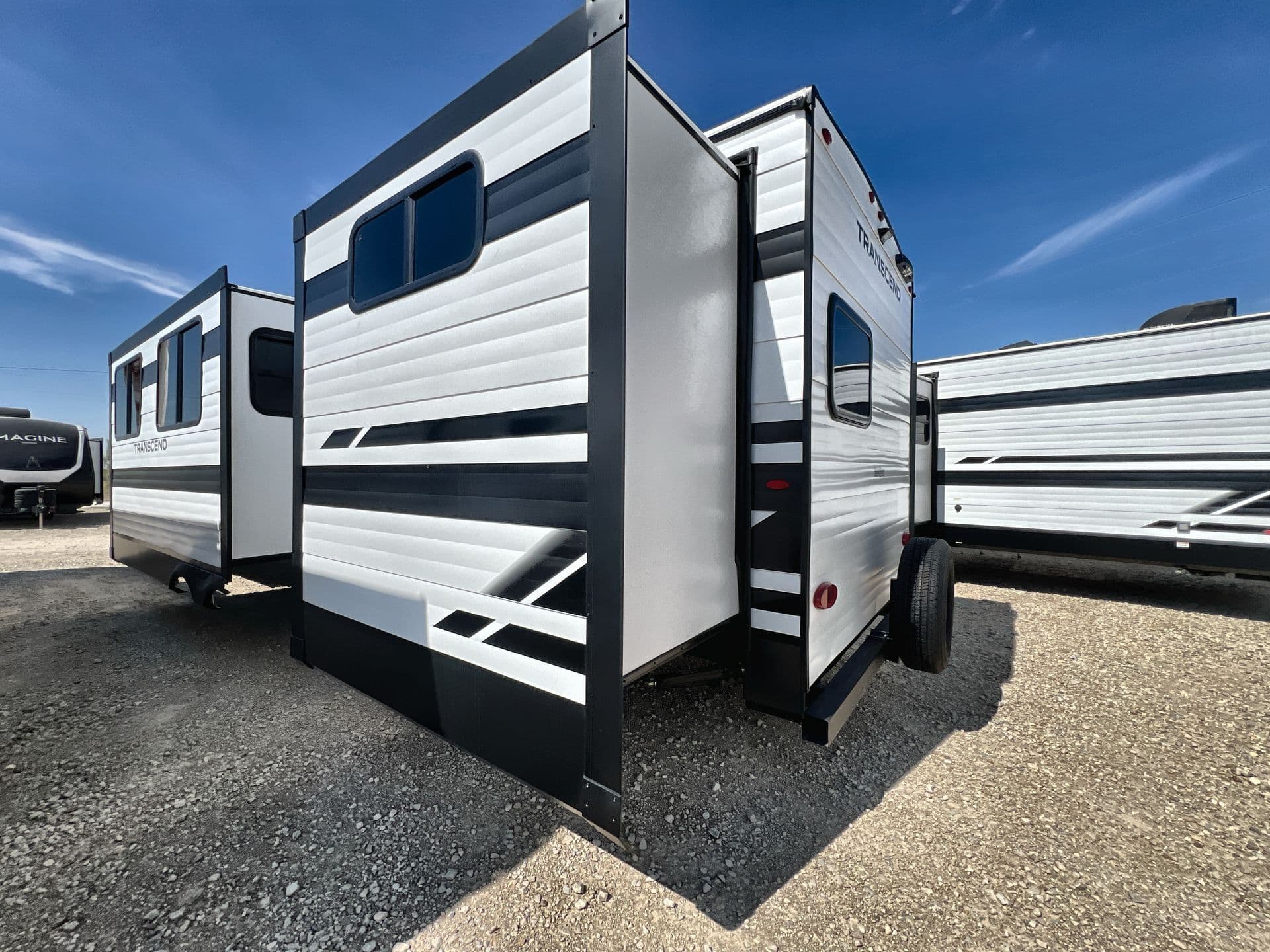 2026 Grand Design 2026 Grand Design Transcend - thumbnail 8