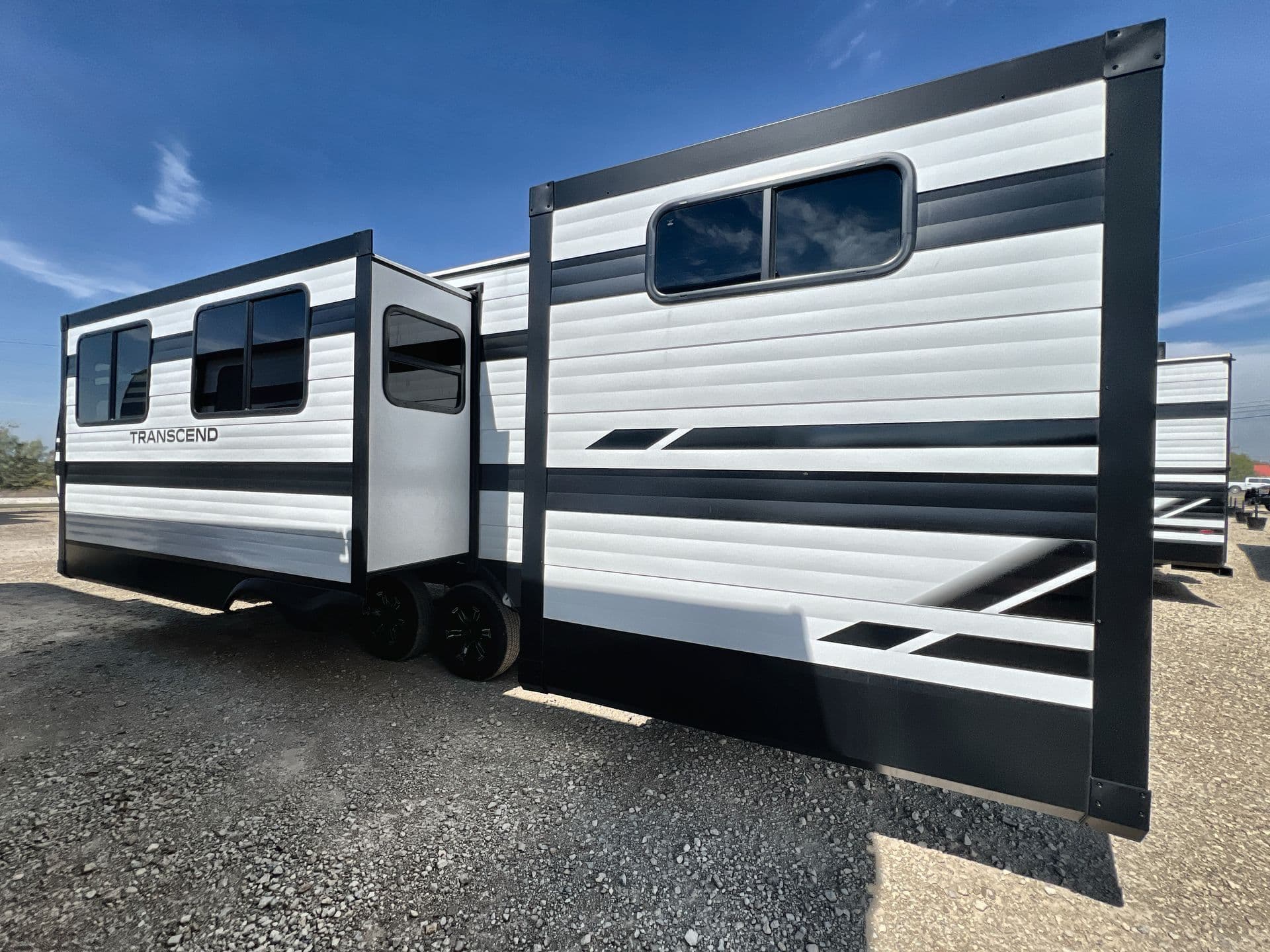 2026 Grand Design 2026 Grand Design Transcend - thumbnail 9