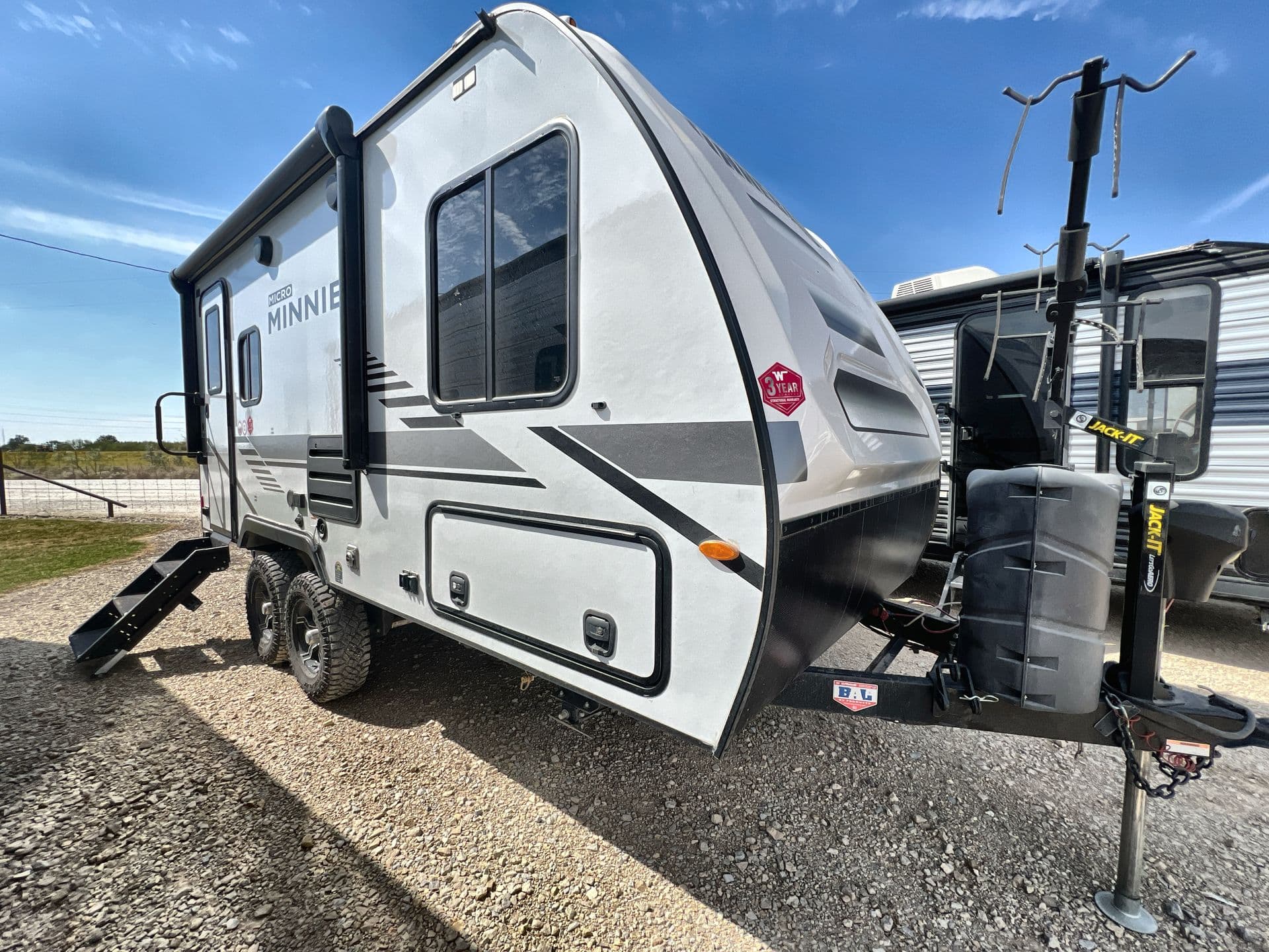 2022 Winnebago Micro Minnie 1808FBS